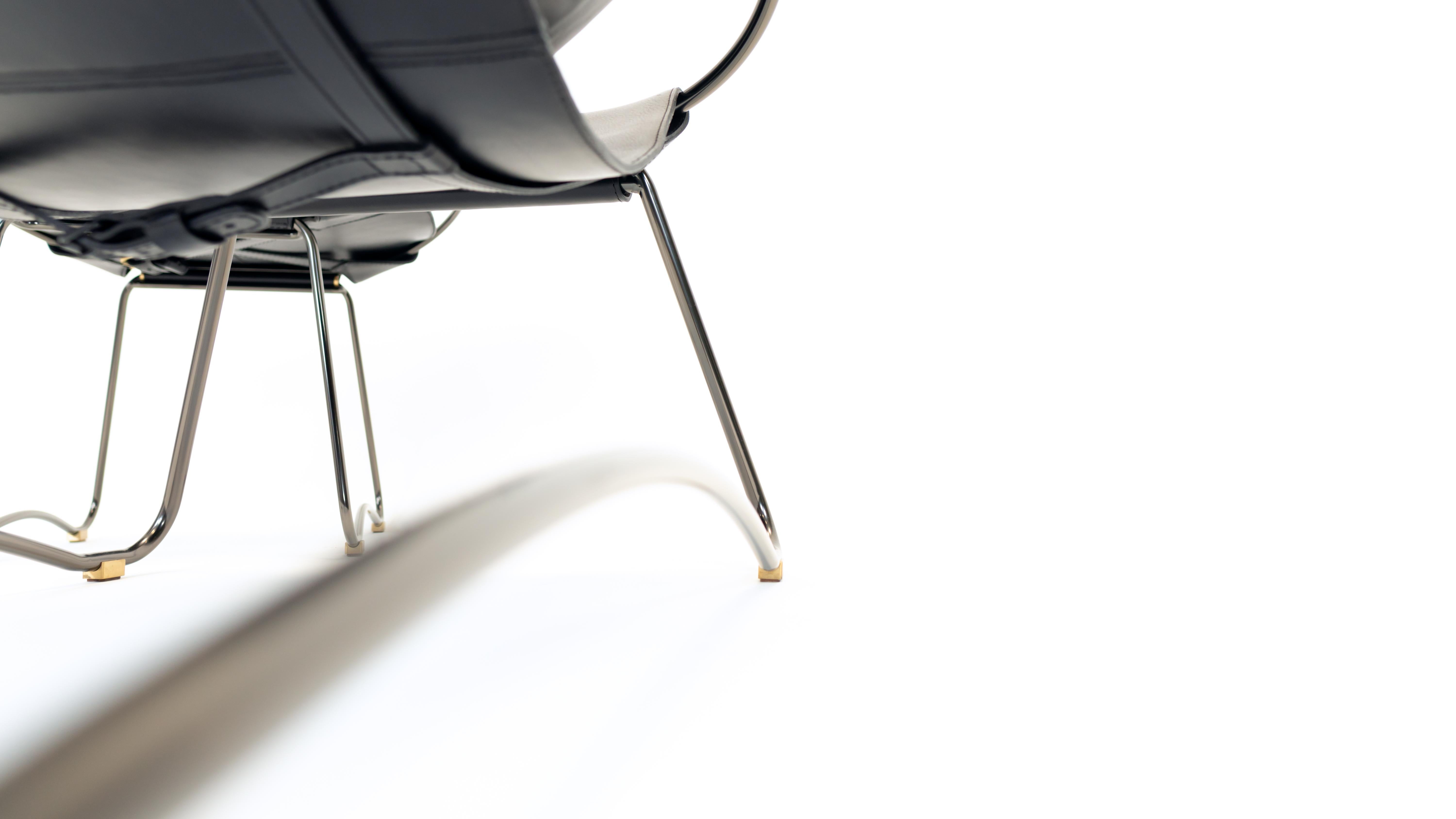 Set Contemporary Sculptural Chaise Lounge & Ottoman Silbernes Metall & Marinefarbenes Leder im Angebot 1