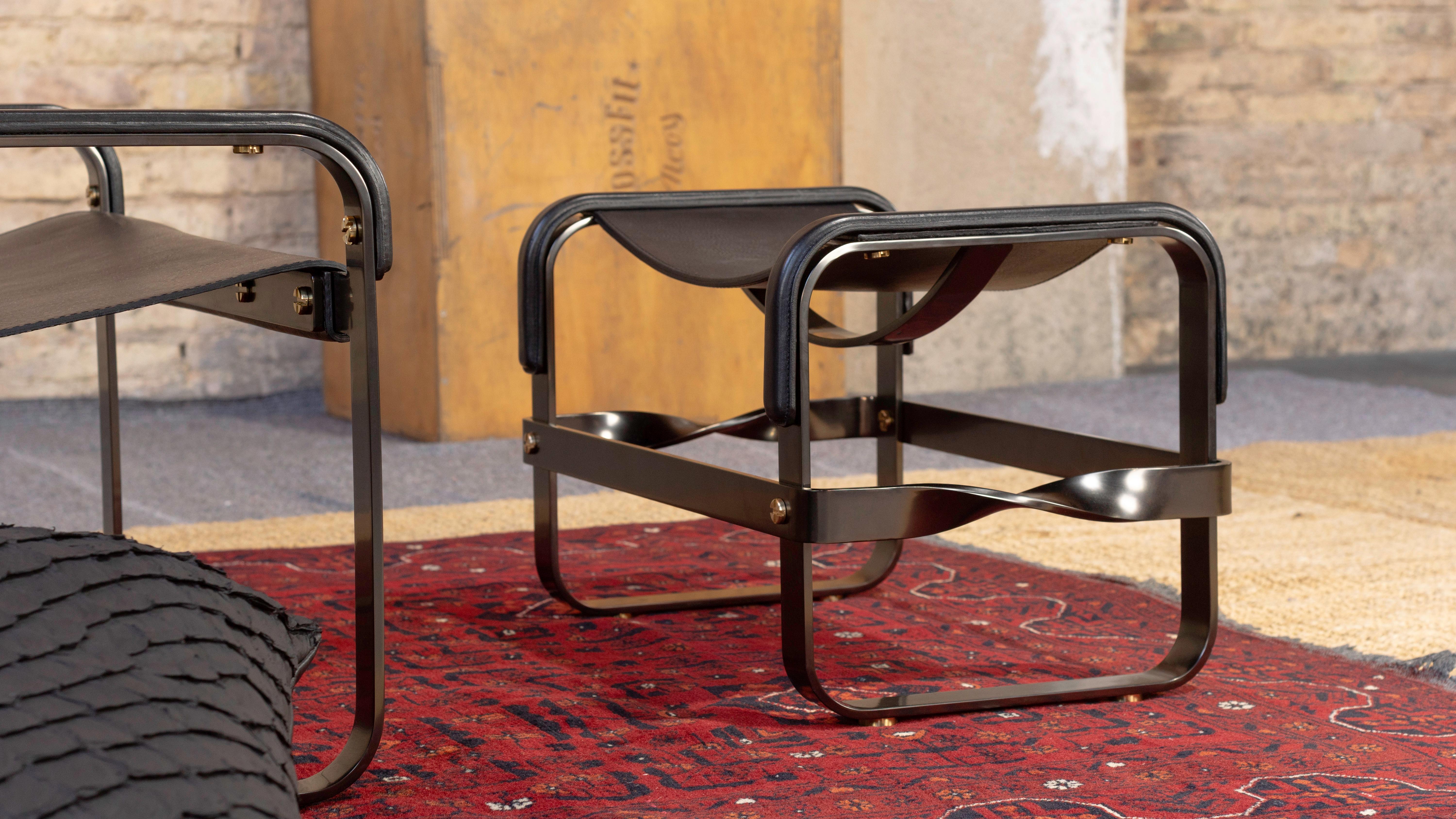 Set Contemporary Handcrafted Chaise Lounge & Ottoman Schwarzer Stahl Schwarzes Leder im Angebot 9