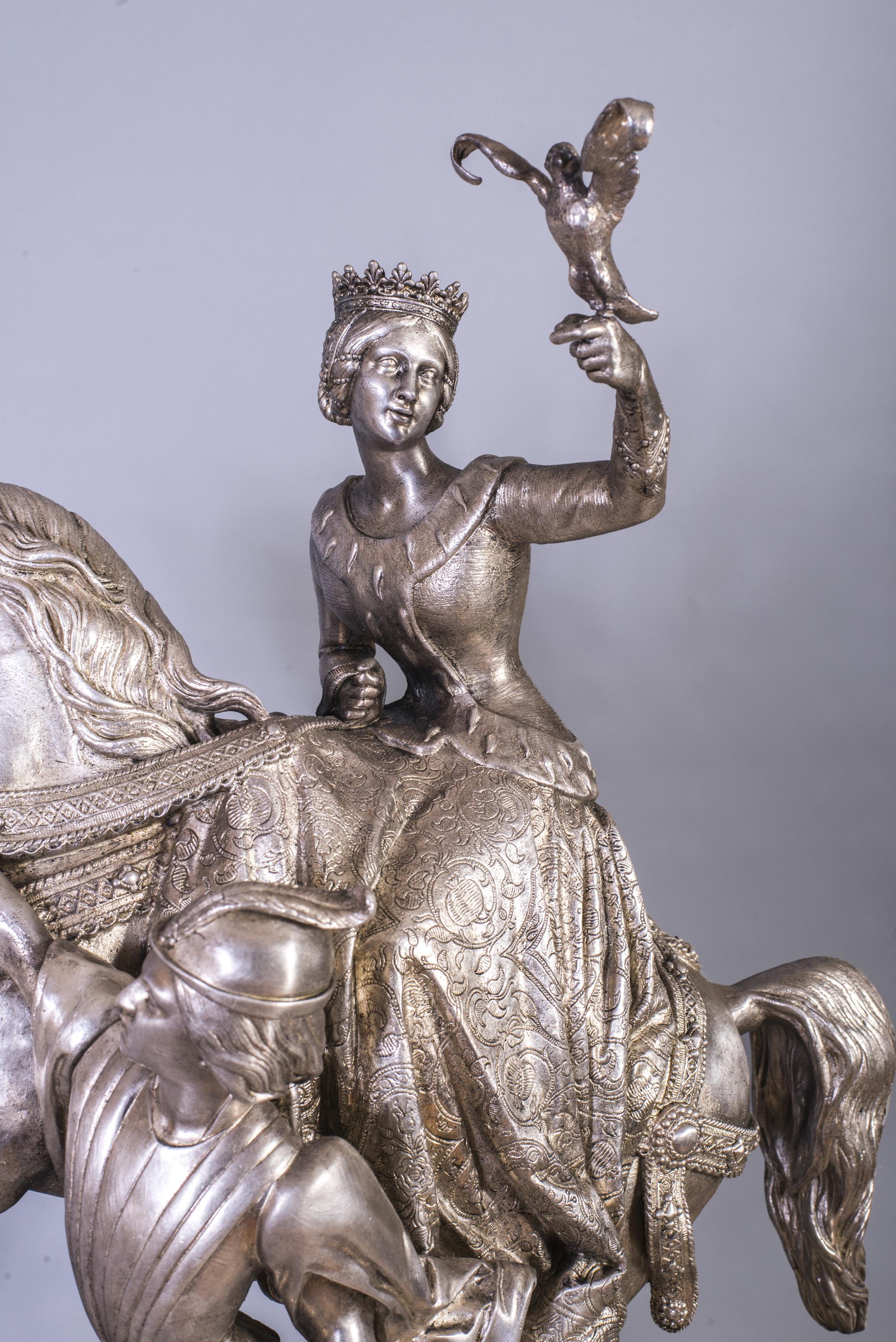 Néo-Renaissance Horloge réglée avec Marie de Bourgogne partant à la chasse au Falcon en vente