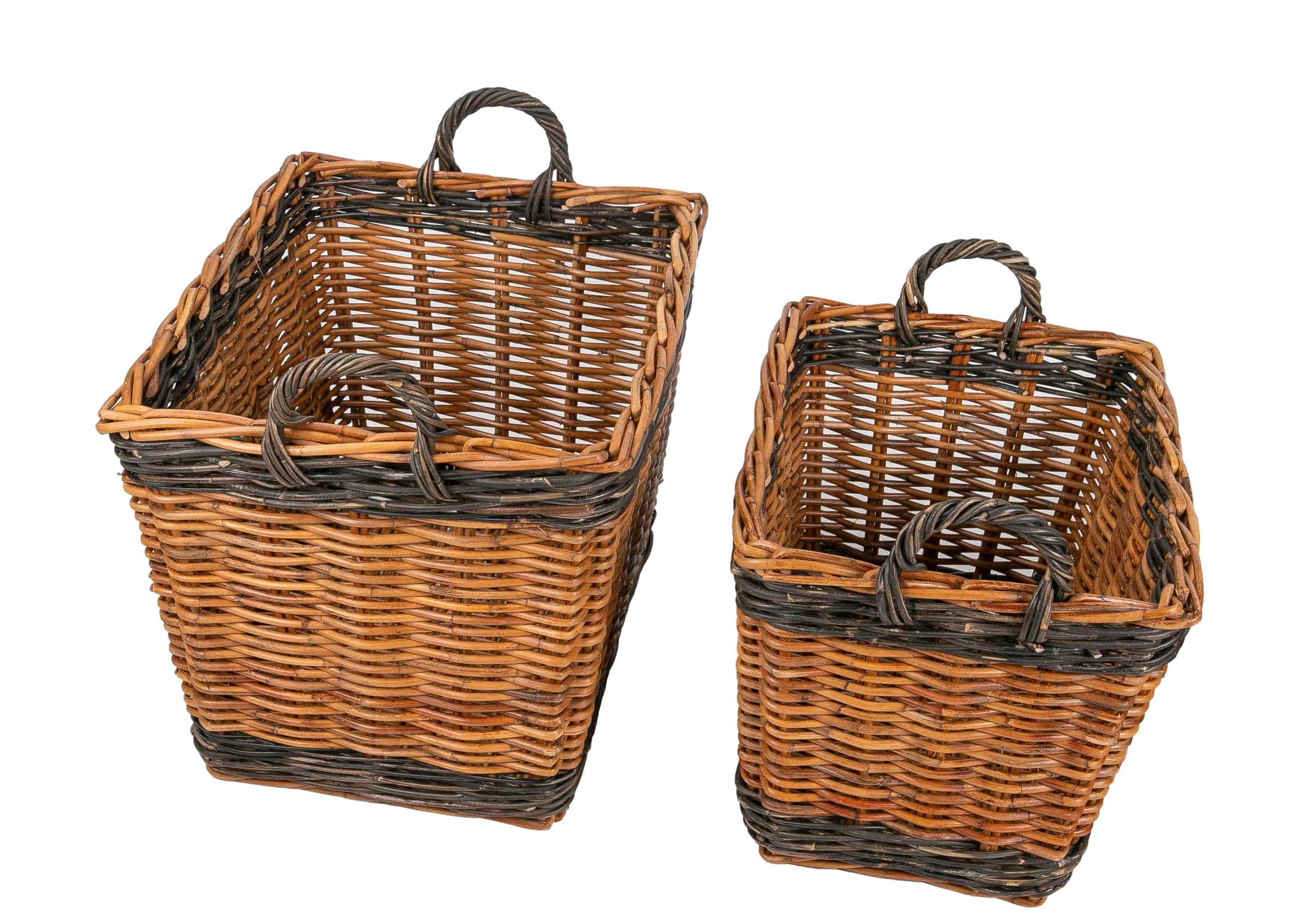 Set Consisting of Three Decorative Wicker Baskets of Different Sizes For Sale 8