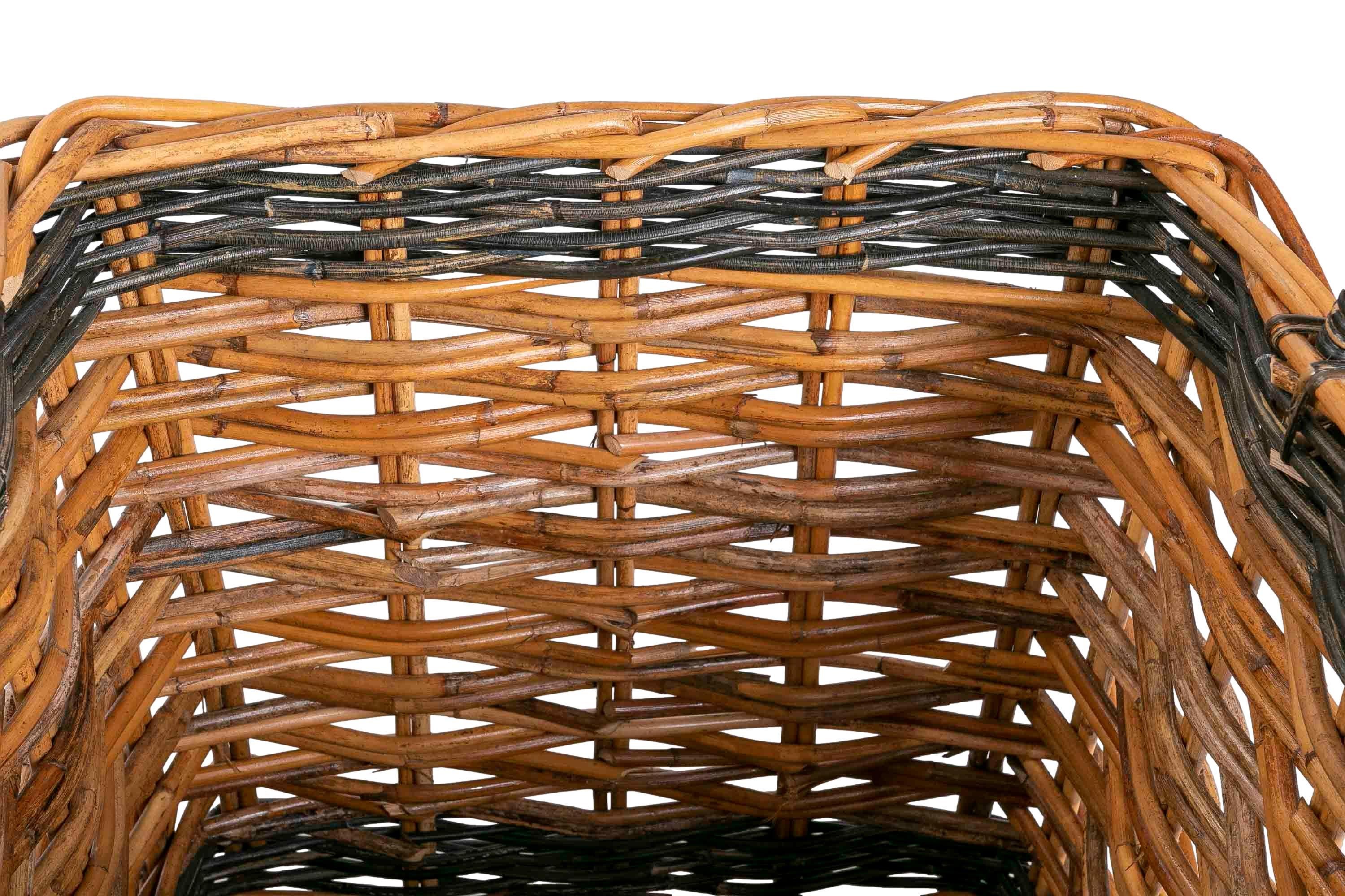 Set Consisting of Three Handmade Wicker Baskets For Sale 6