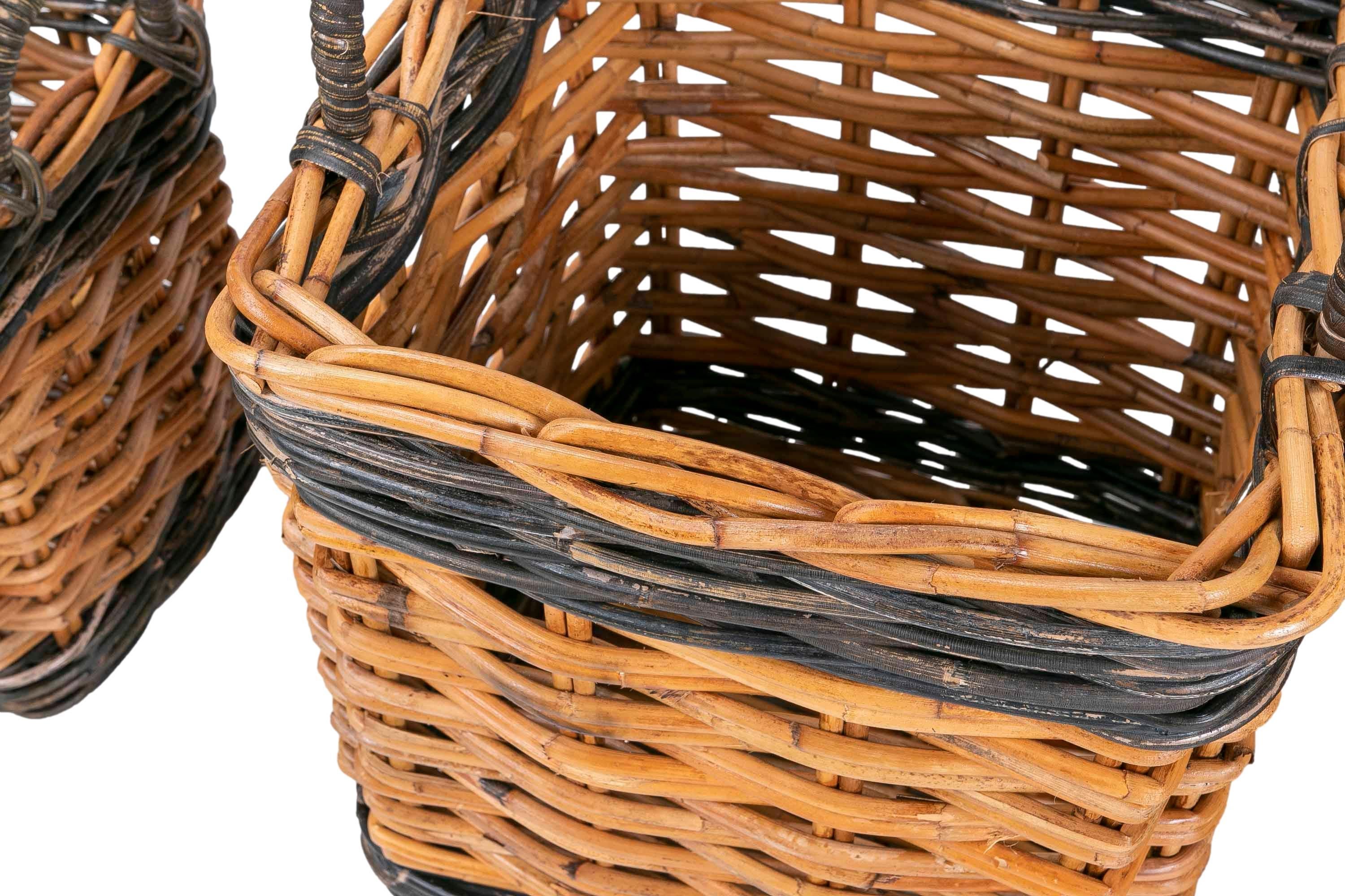 Set Consisting of Three Handmade Wicker Baskets For Sale 8