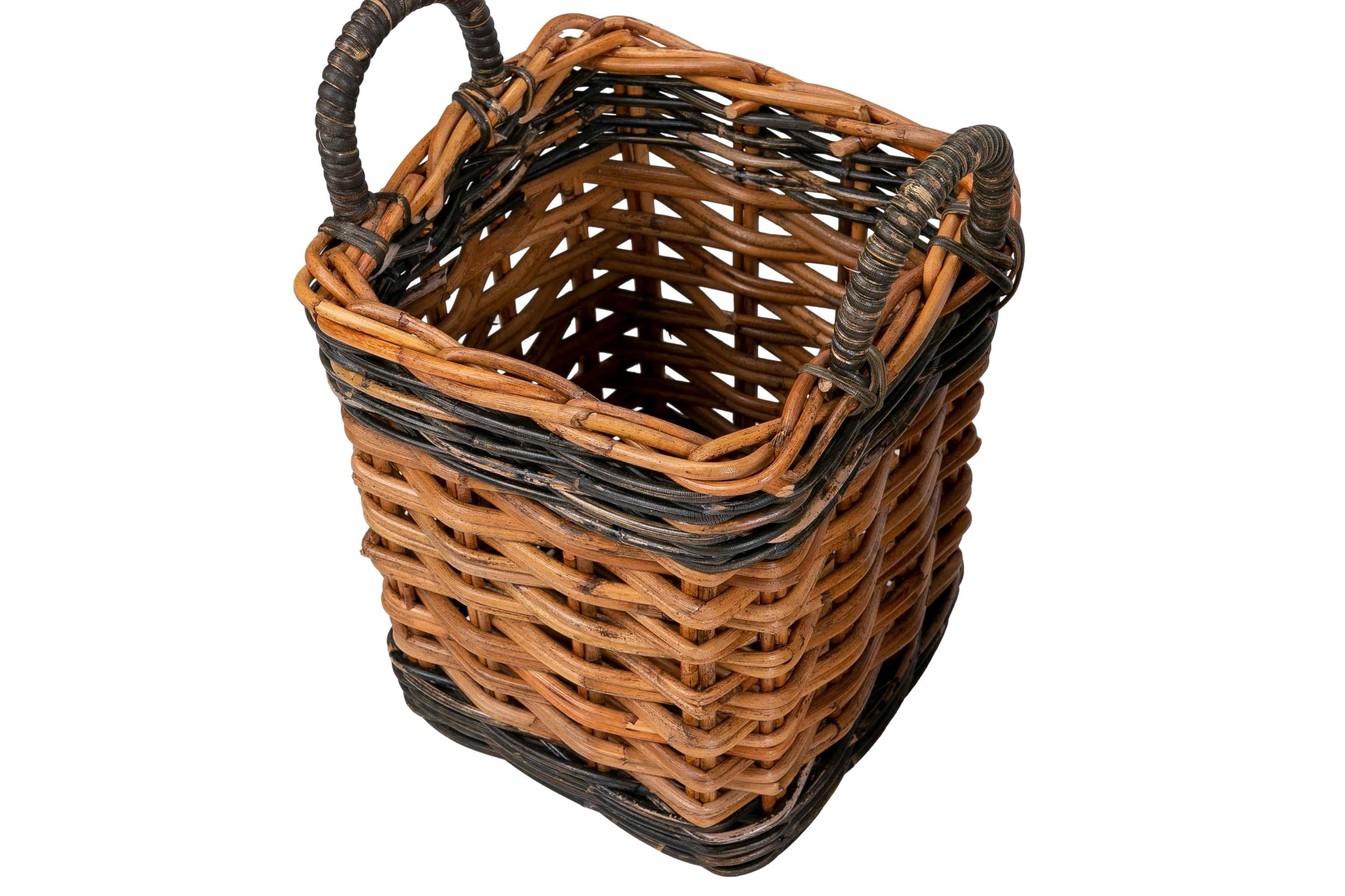 Set Consisting of Three Handmade Wicker Baskets For Sale 9