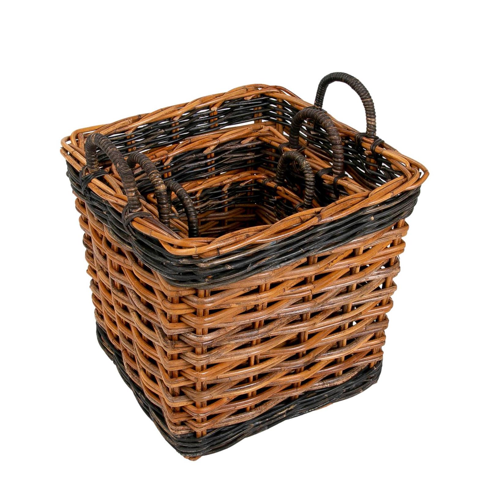 Set Consisting of Three Handmade Wicker Baskets For Sale 10