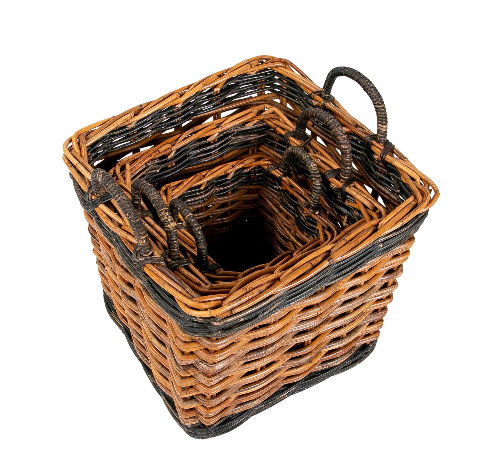 Set Consisting of Three Handmade Wicker Baskets For Sale 11