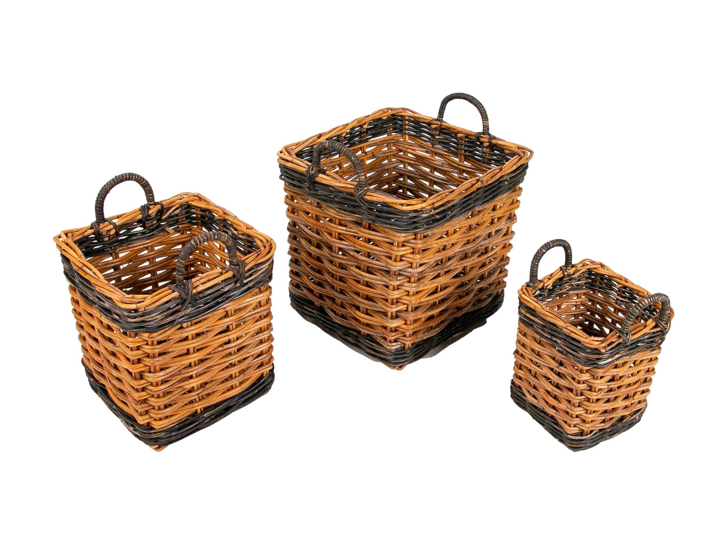 Set Consisting of Three Handmade Wicker Baskets

Dimensions are of the largest item
