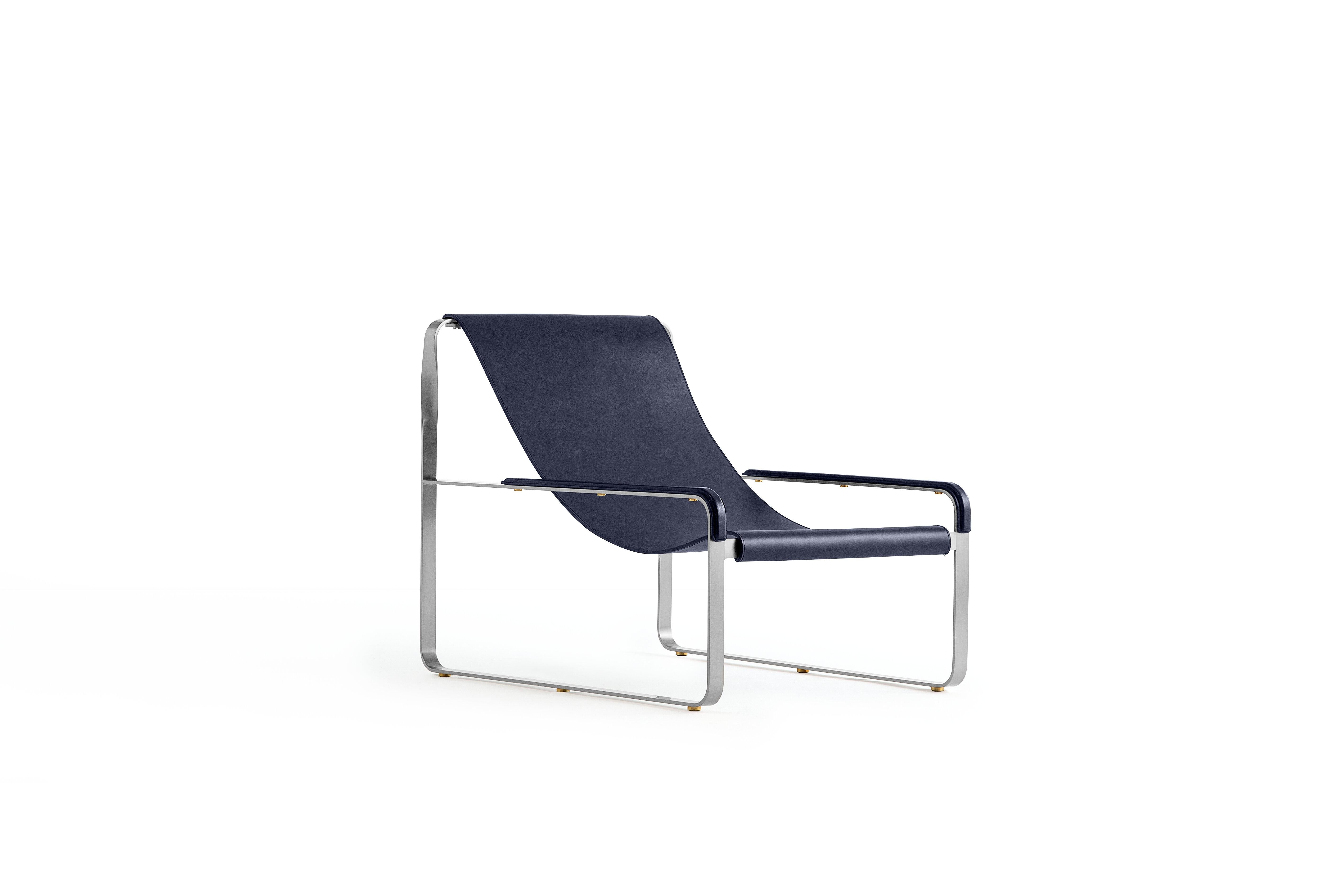 Polished Set Contemporary Chaise Lounge & Footstool Old Silver Metal & Navy Blue Leather For Sale