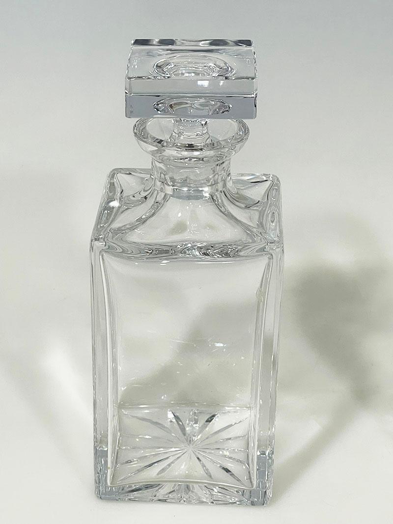 Set crystal cut whiskey decanters, one by Atlantis In Good Condition For Sale In Delft, NL