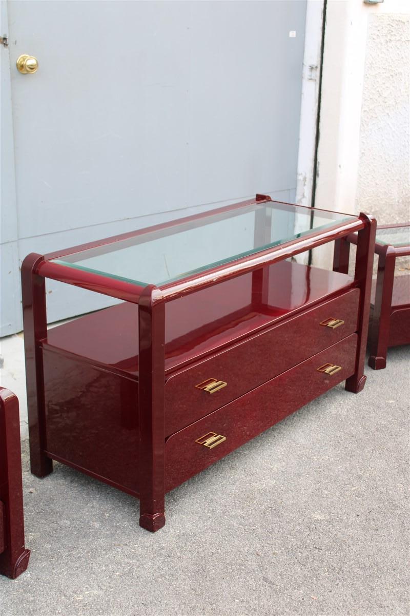 Bedroom dresser and nightstands set in Red Lacquer Tommaso Barbi 1970 brass For Sale 7