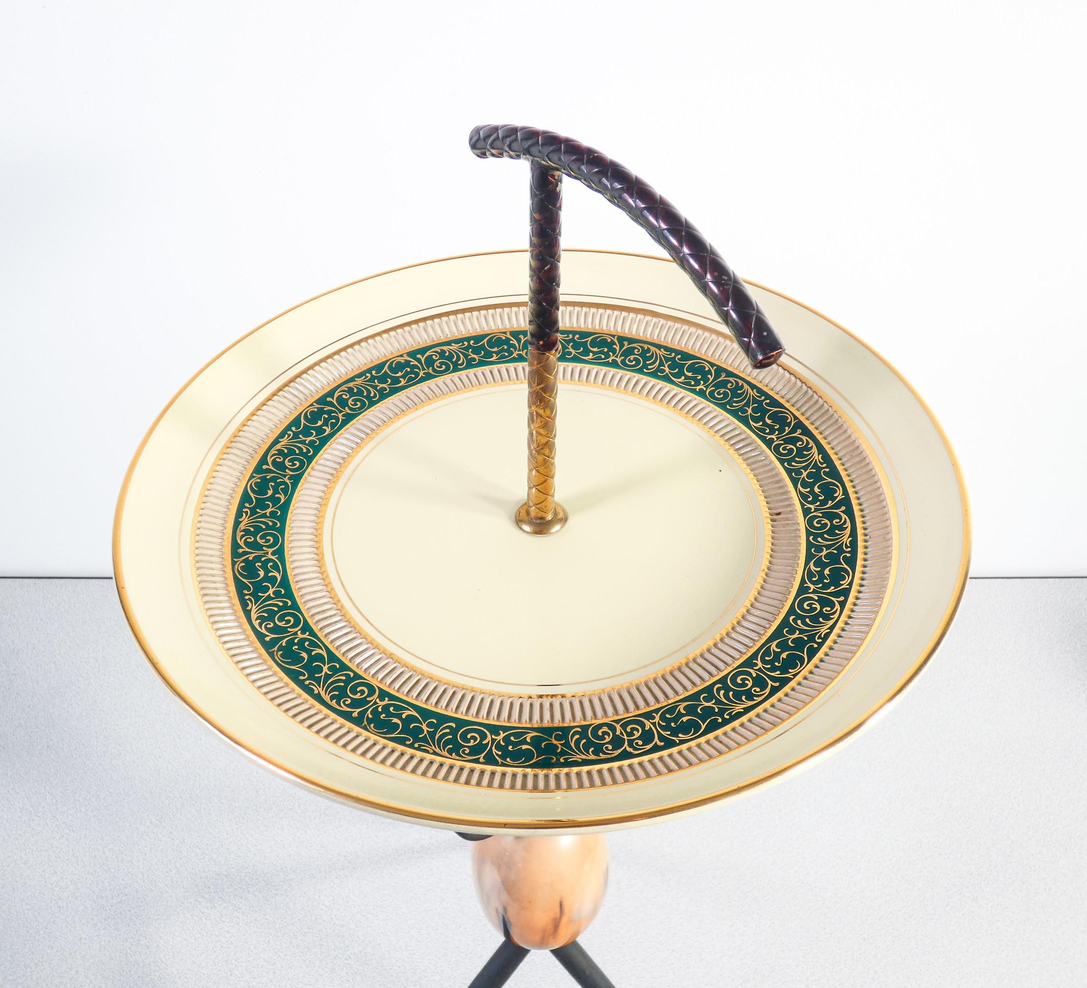 Räucherset aus Keramik und Metall auf einem dreibeinigen Tisch. Italien, 1950er/60er Jahre im Zustand „Gut“ im Angebot in Torino, IT