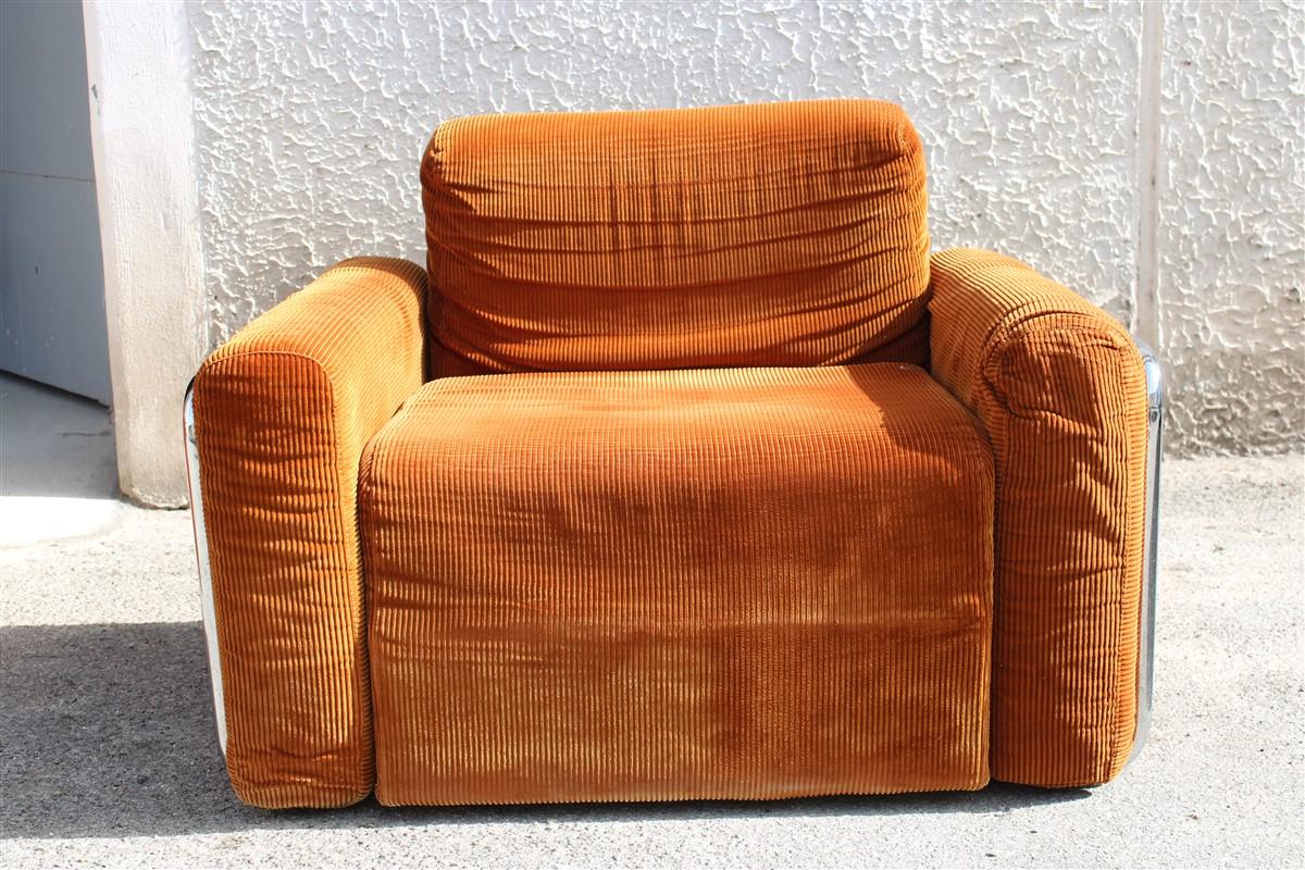 1970 Italian Living Room Set in Orange Velvet and Minimal Steel  For Sale 9