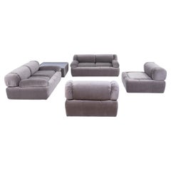Ensemble de salon italien composé de deux canapés, deux fauteuils et une table basse, 1970