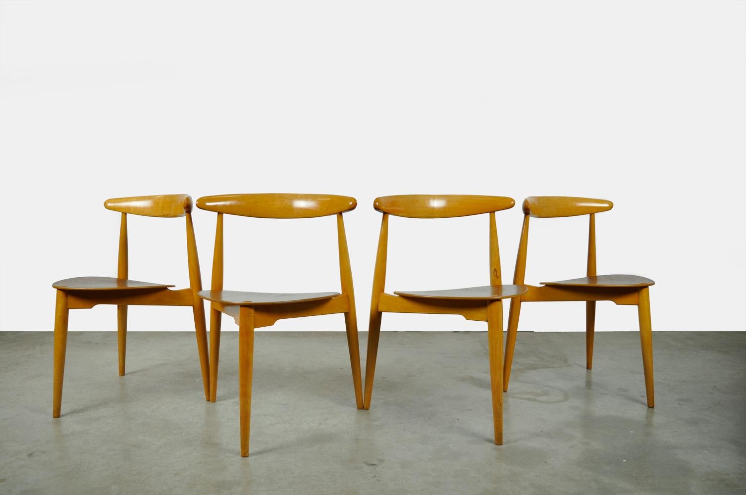 Scandinave moderne Ensemble de chaises à manger danoises en forme de cœur, FH4103, Hans J. Wegner pour Fritz Hansen, années 1950 en vente
