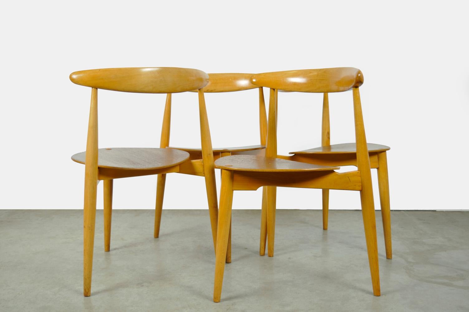 20ième siècle Ensemble de chaises à manger danoises en forme de cœur, FH4103, Hans J. Wegner pour Fritz Hansen, années 1950 en vente