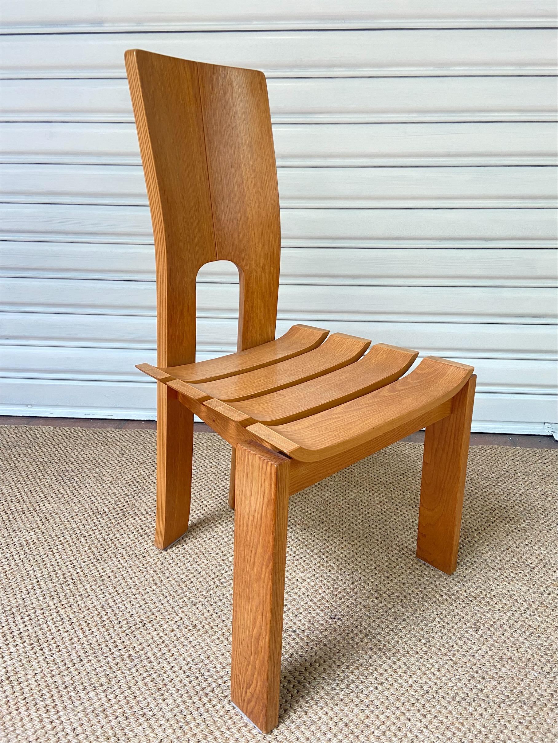 4 chairs - Scandinavian design
solid elm
Circa 1970
Measures: W49 x D47 x H96 cm
Seat height: 45 cm
Like a postmodern version of an alvar aalto chair. The arched back and seats are a stunning feature.