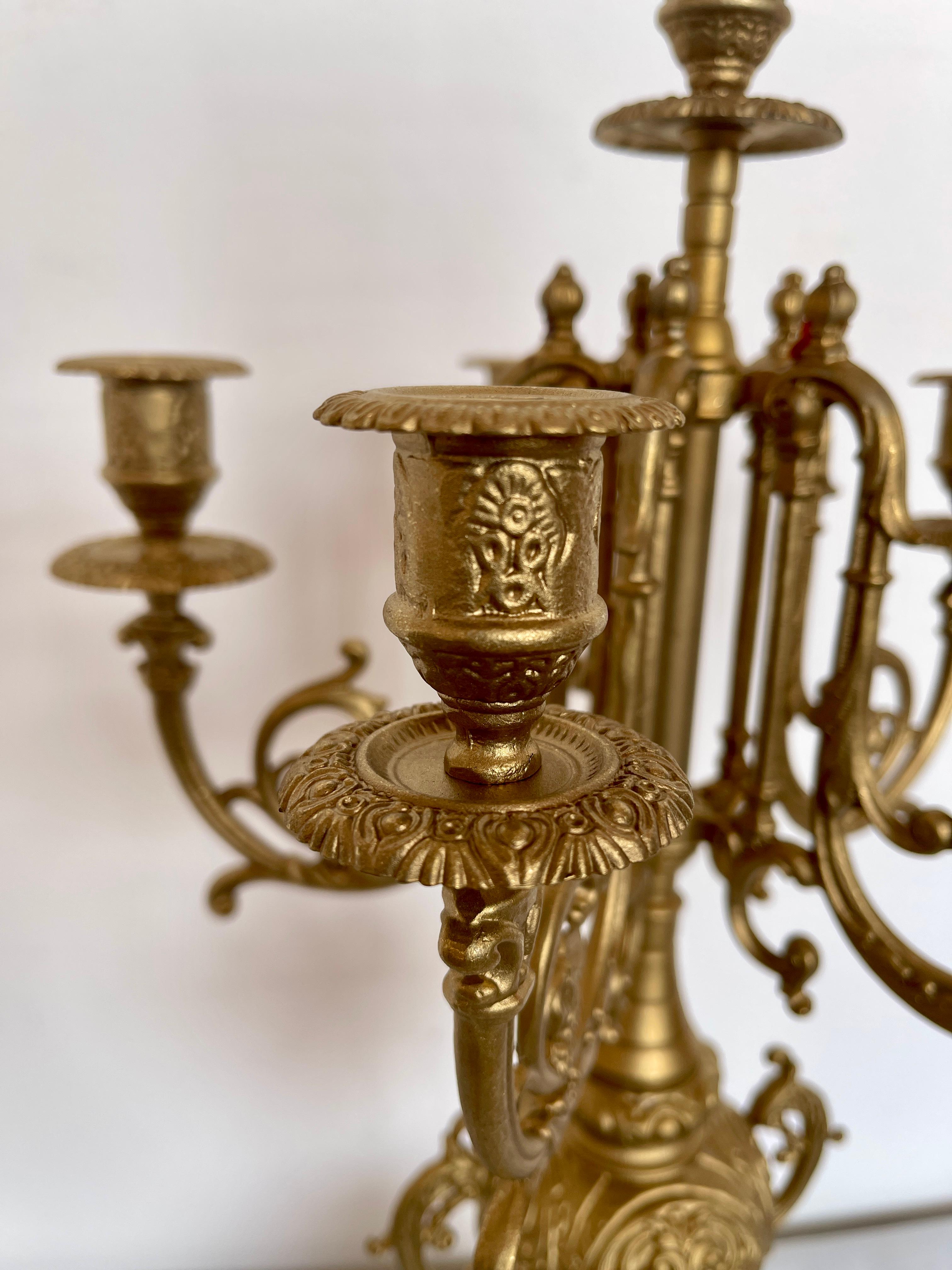 Set de Luxury bronze mechanical baroque table clock 1970s new For Sale 12