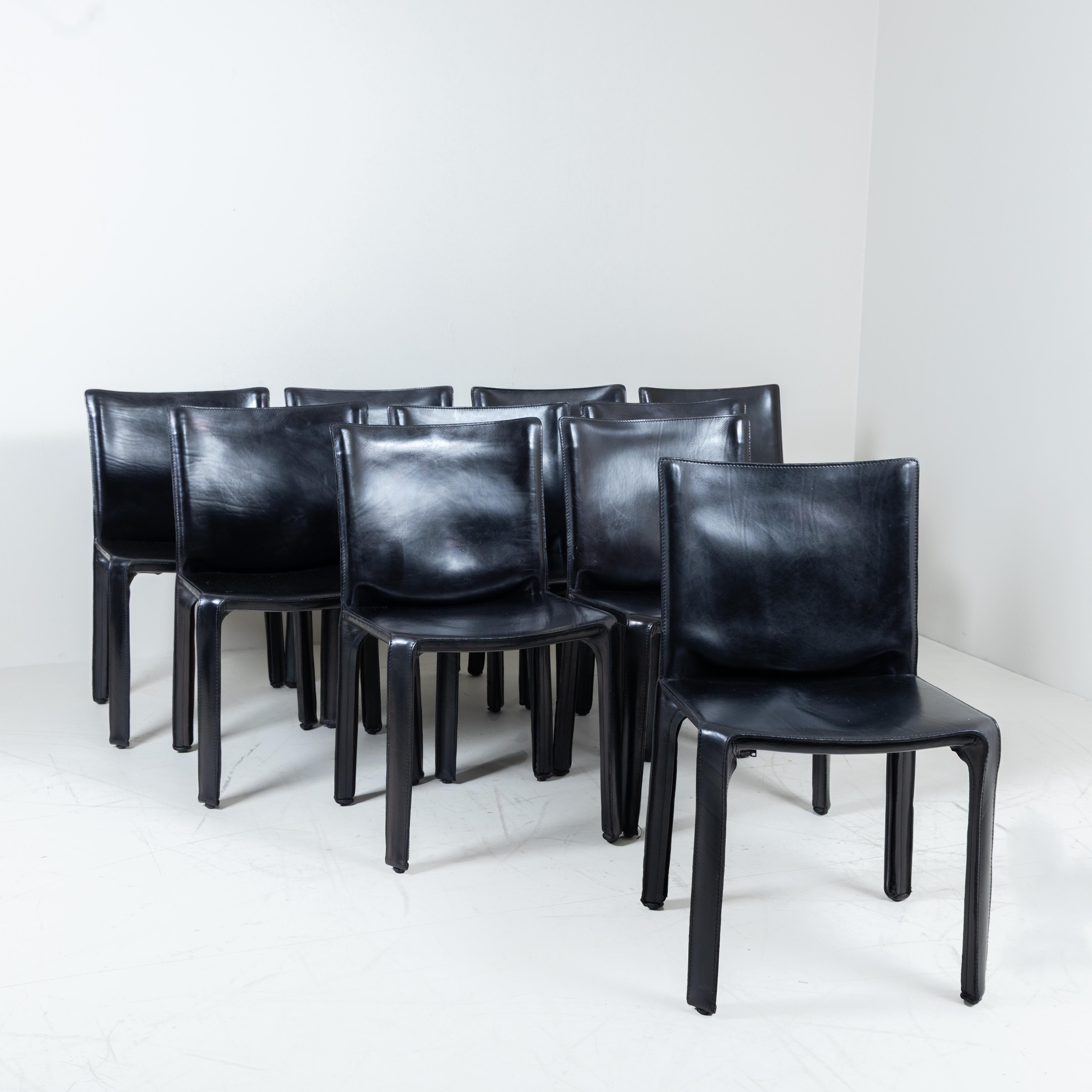 Ensemble de 10 chaises modèle 
