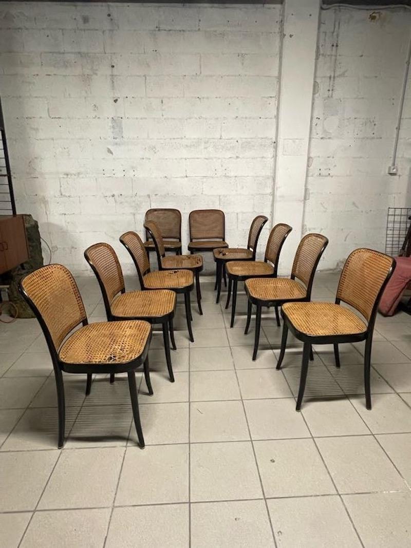 Juego de 10 sillas modelo 811 años 70, fabricación Drevounia en venta 9