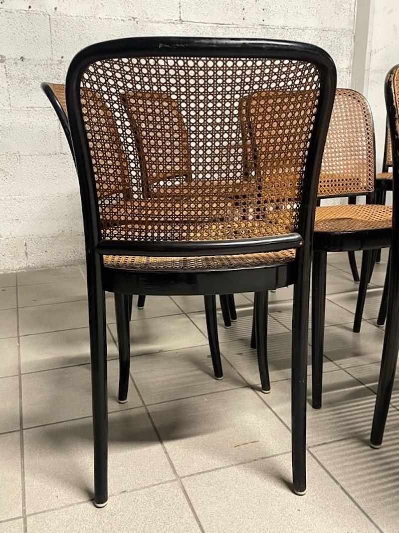 Juego de 10 sillas modelo 811 años 70, fabricación Drevounia en venta 2