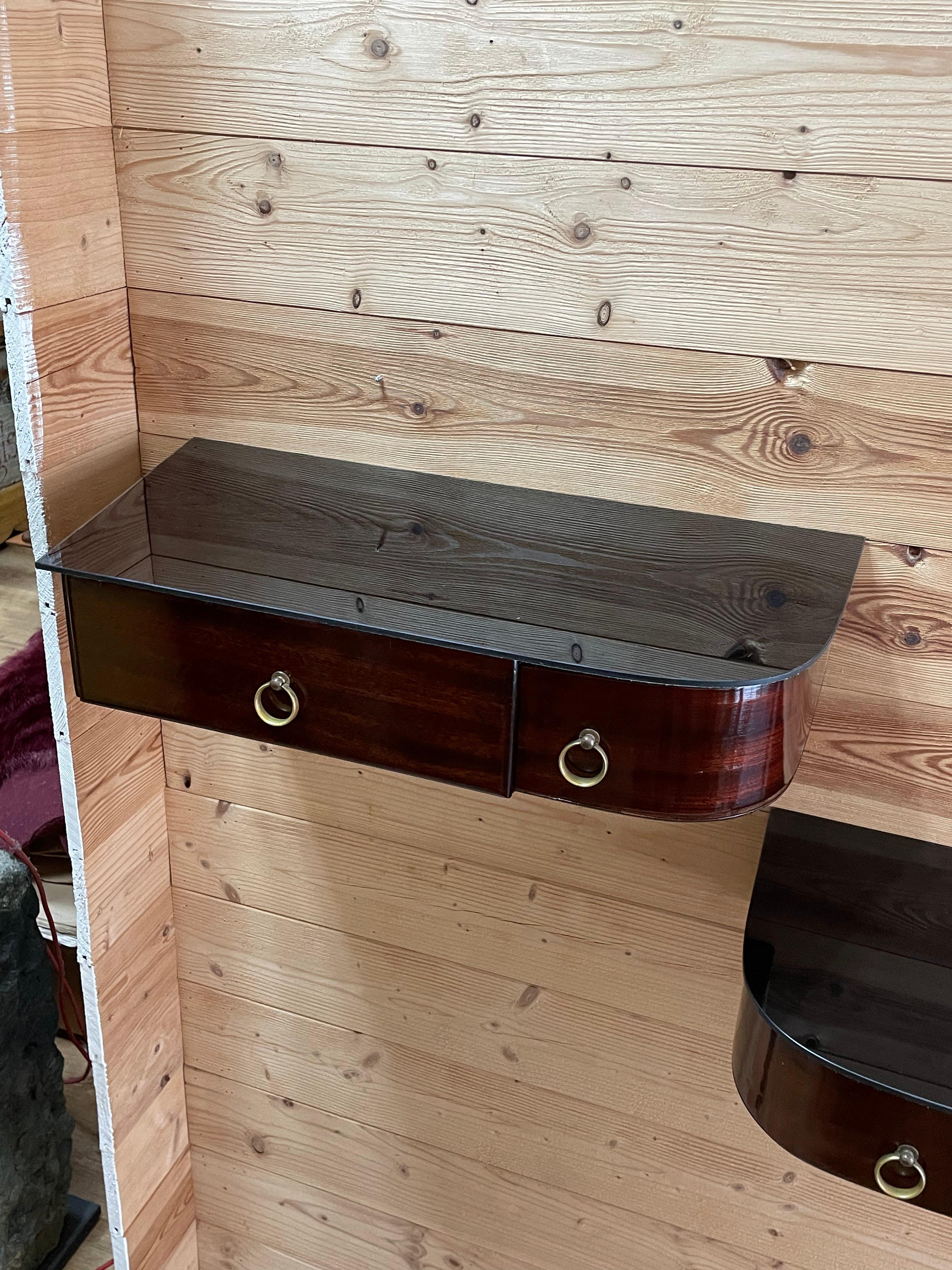 Mid-Century Modern Set of 2 hanging nightstands with black glass shelf For Sale