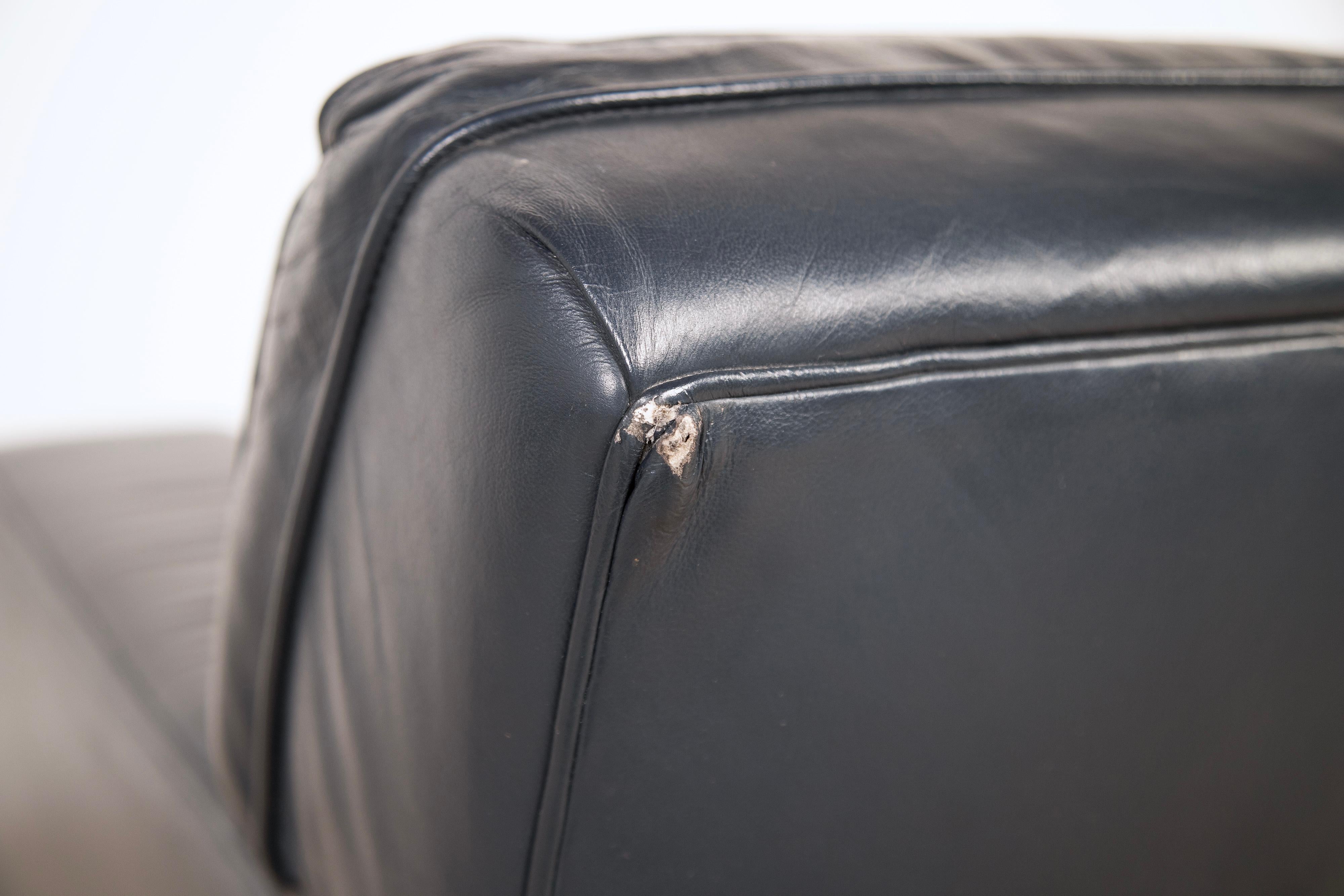 Set of 2 sofas and 1 armchair model 