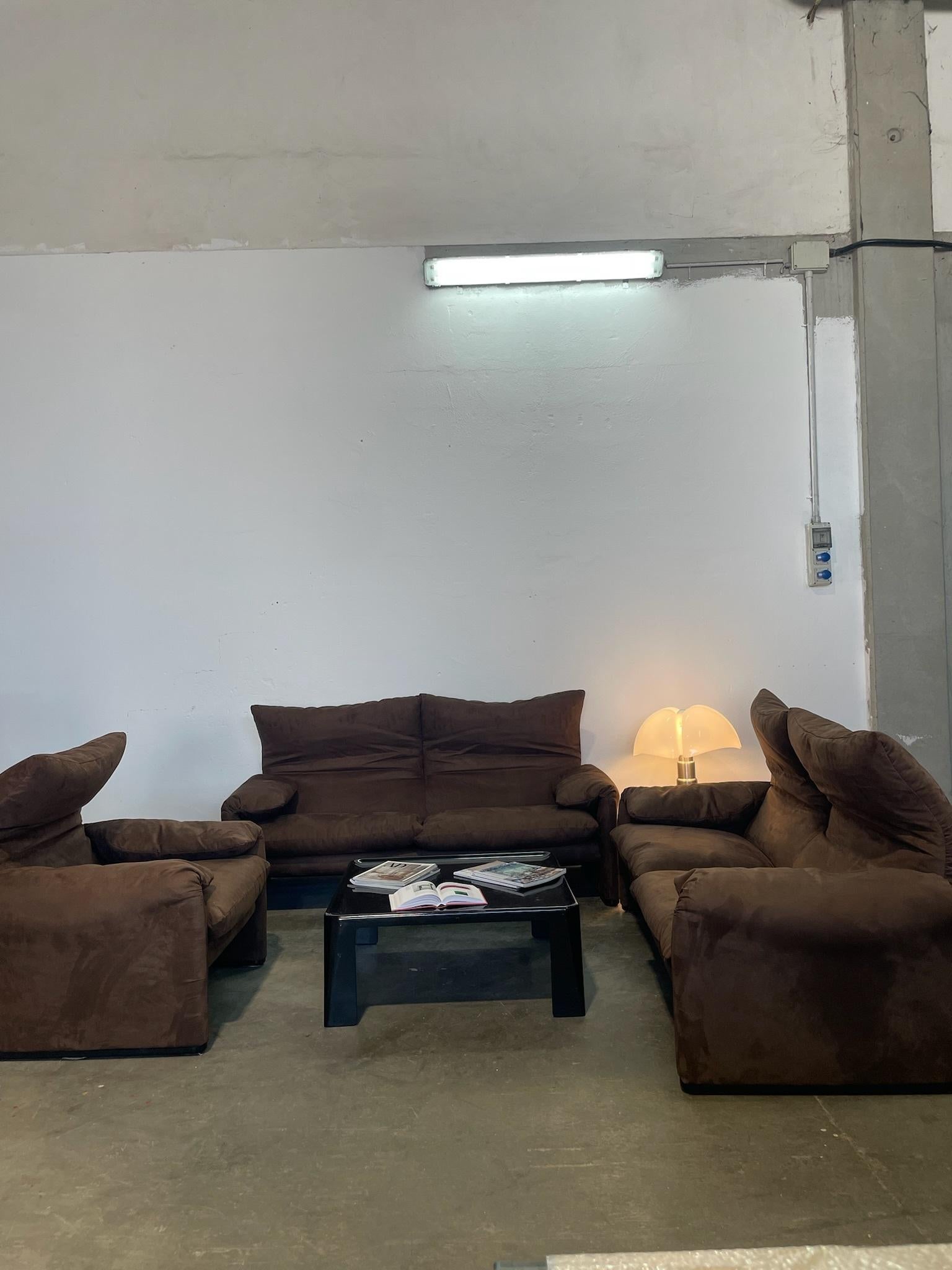 Late 20th Century Set di 2 divani e una poltrona maralunga di vico magistretti per cassina For Sale