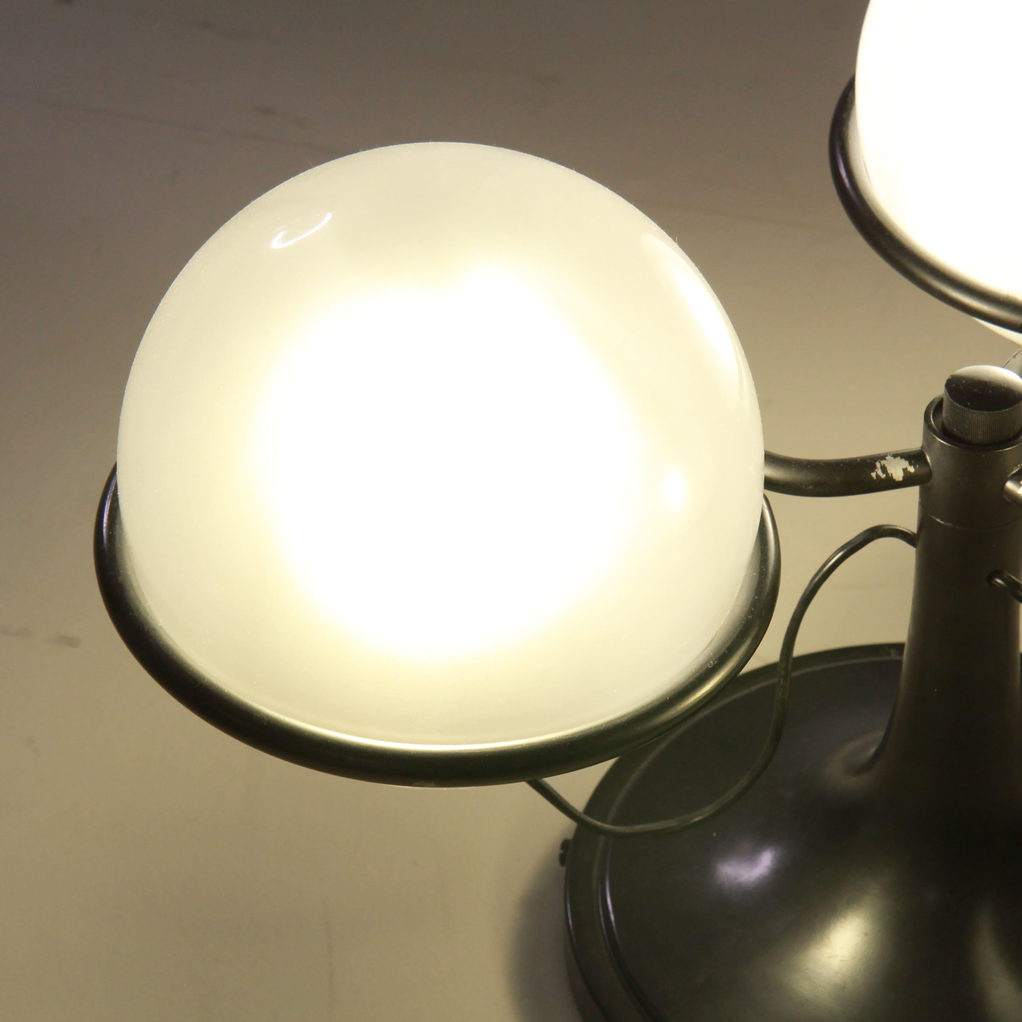 Mid-Century moderno Set di 2 lampade 2042/3 Gino Sarfatti, Arteluce, 1960 in vendita