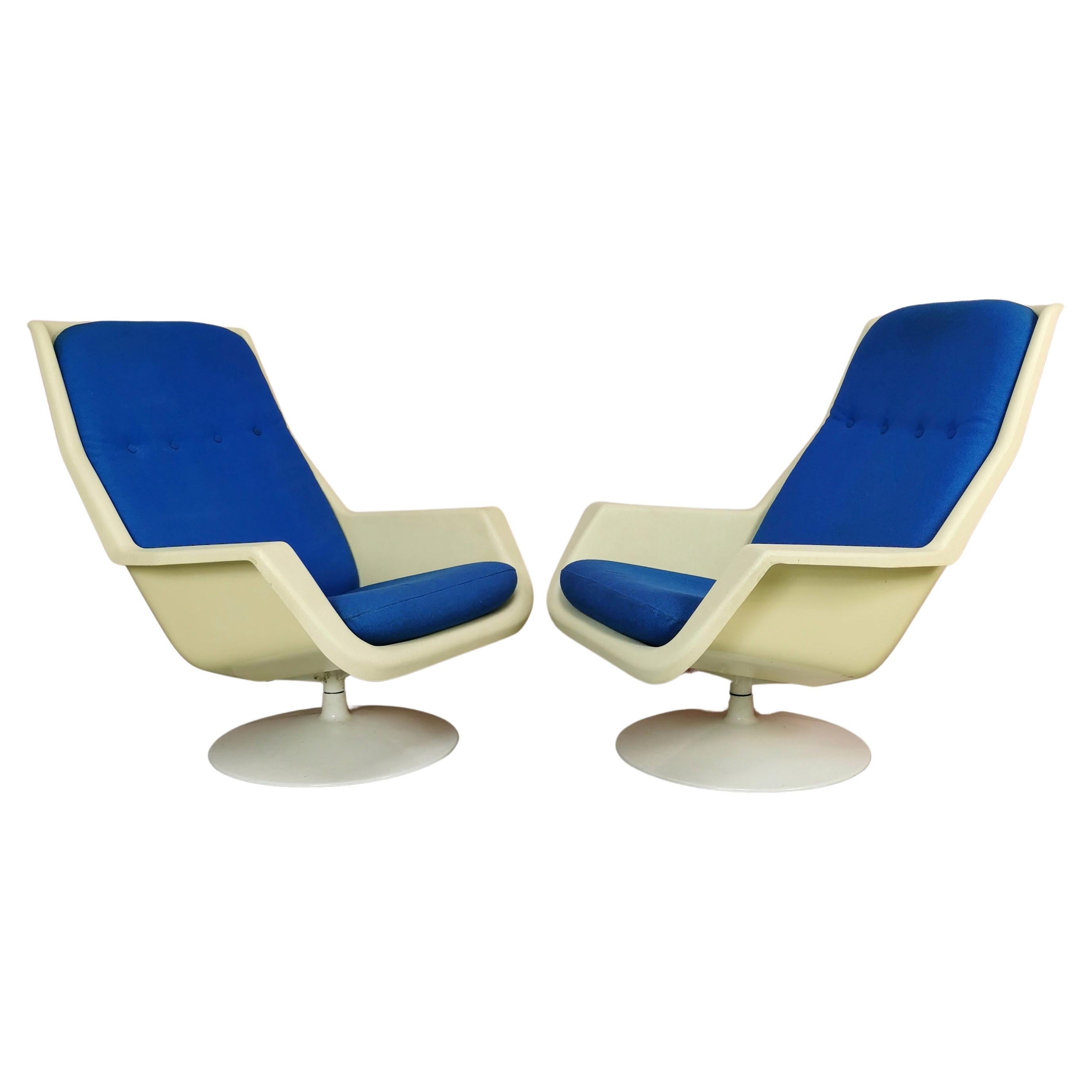 set of 2 Space Age Armchairs Production Hille designer Robin Day 1970's