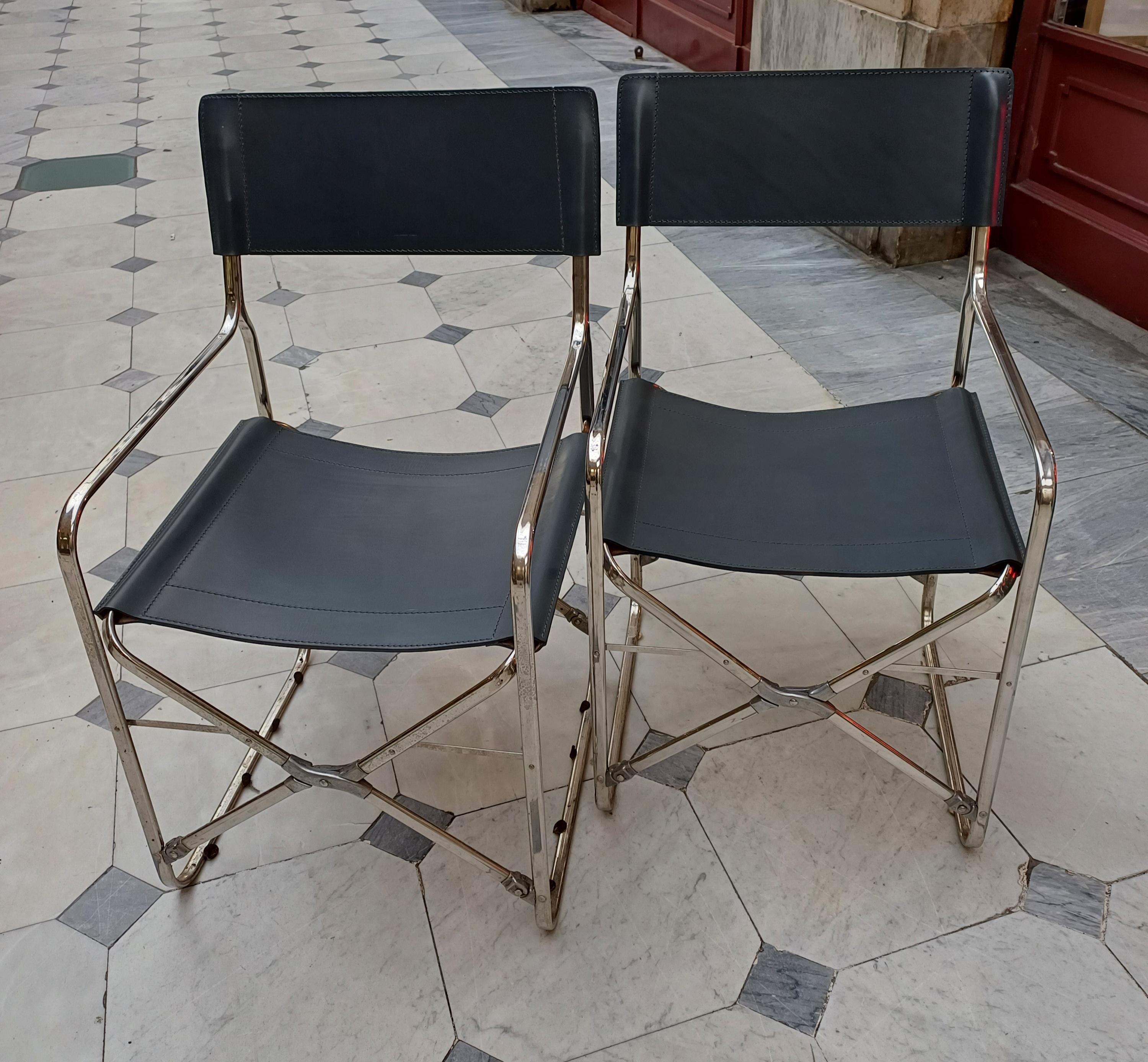 Set of 2 folding chairs Model April Designer Gae Aulenti For Sale 4