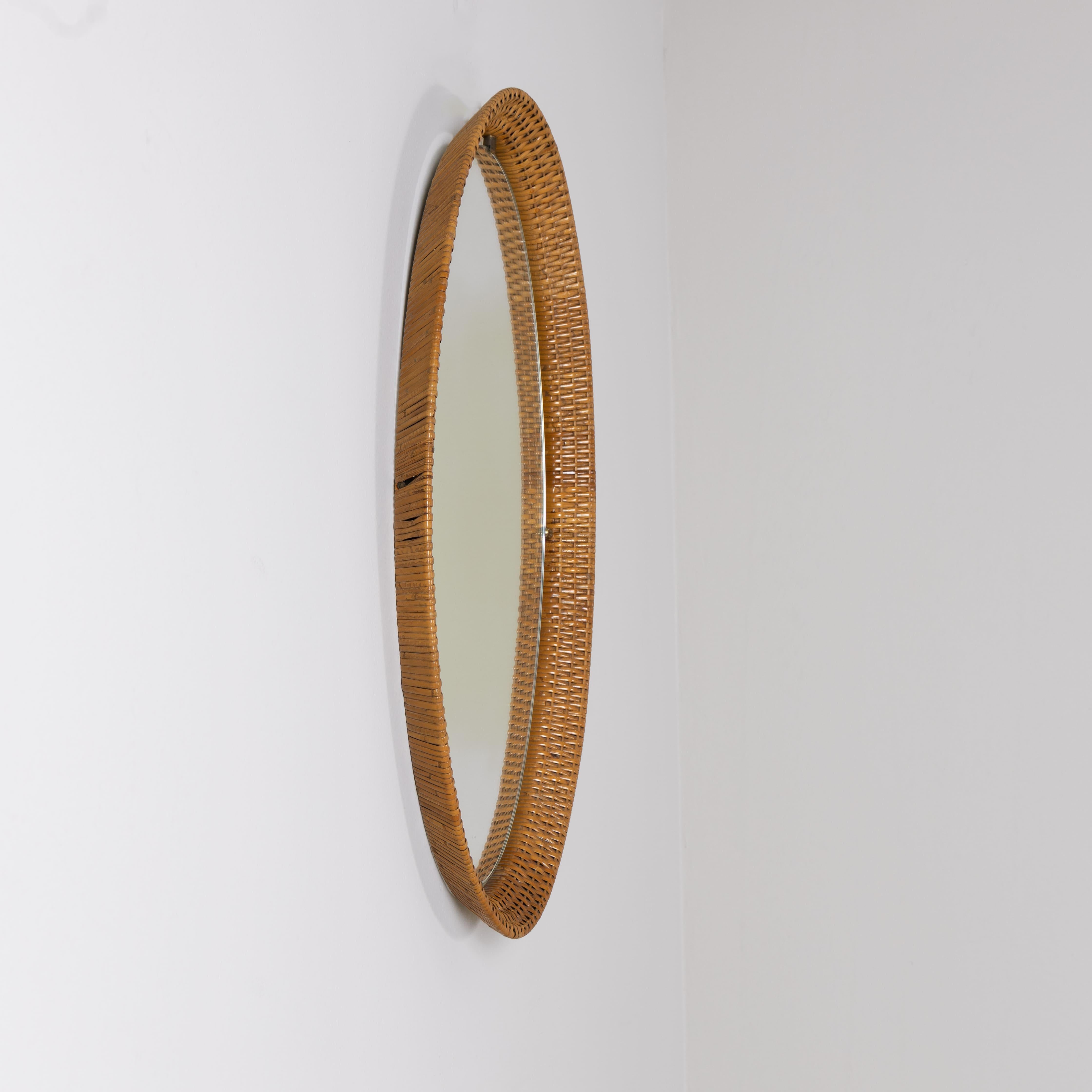 Mid-Century moderno Set di 2 specchi ovali in rattan, RO.MA in vendita
