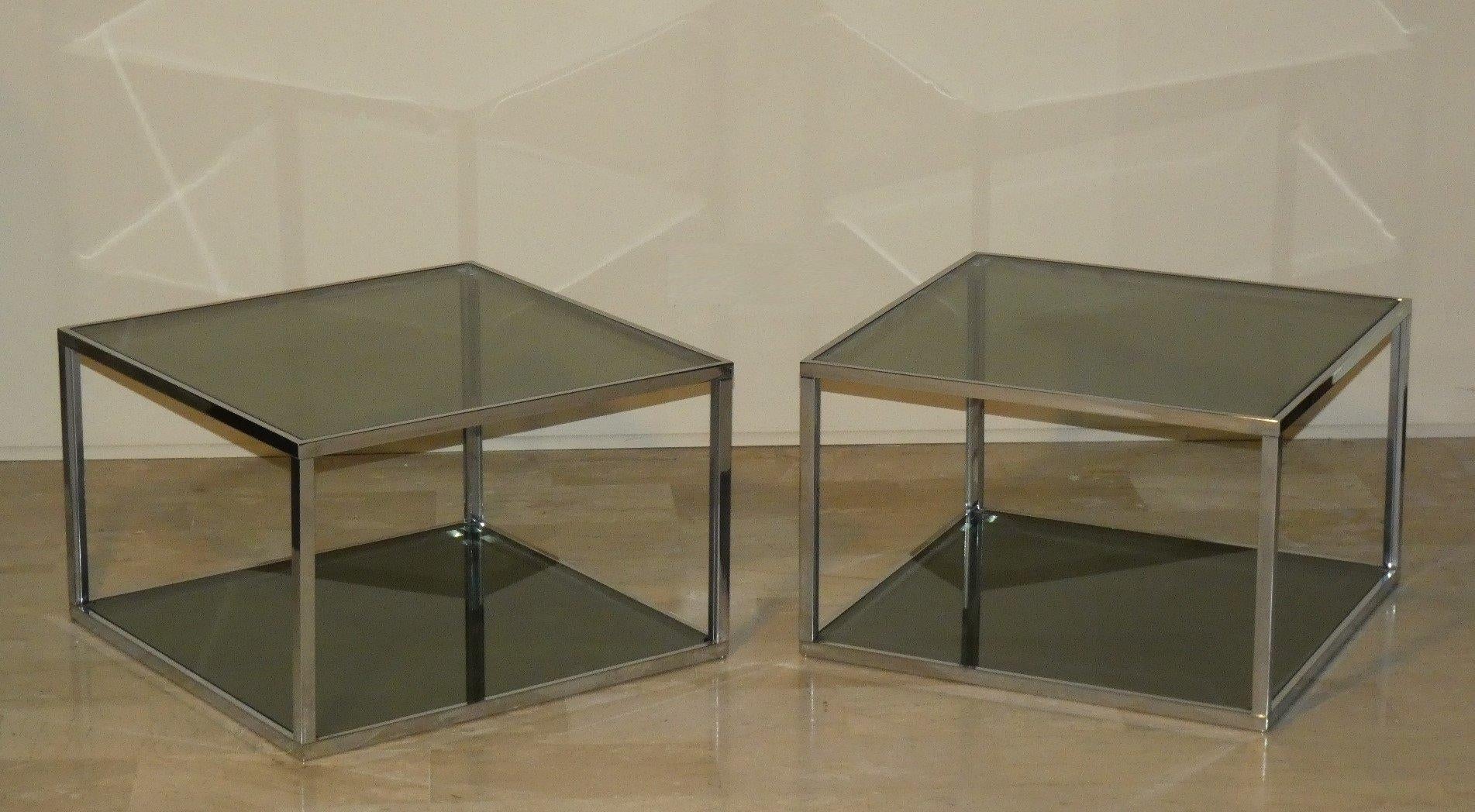 Minimalismo Set di 2 Tavolini da Caffè in Acciaio cromato e Vetro, Italia anni '70 in vendita