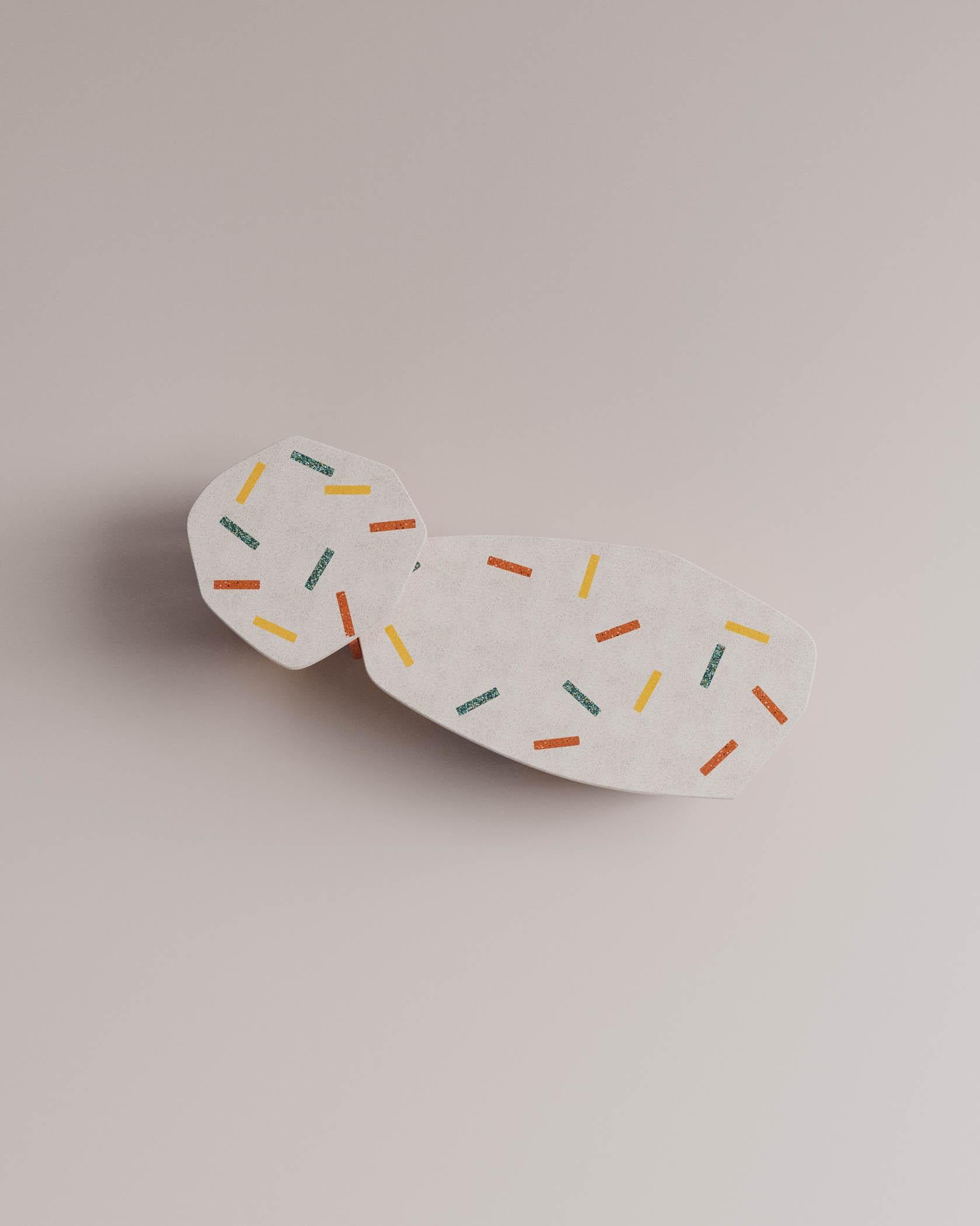 Set di 2 tavolini in plastica riciclata by Enrico Girotti Moderno en venta