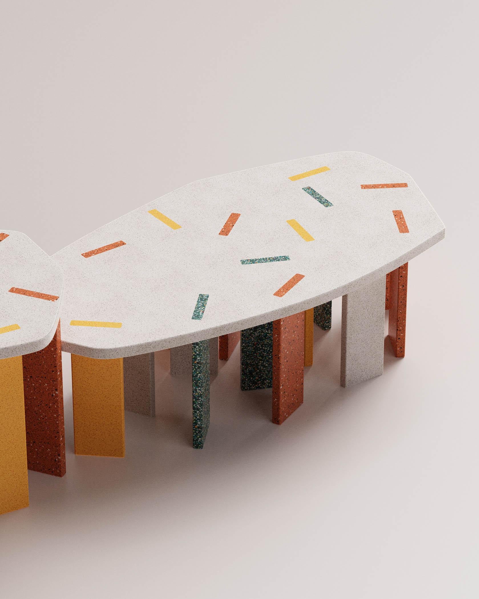 Set di 2 tavolini in plastica riciclata by Enrico Girotti Contemporáneo en venta