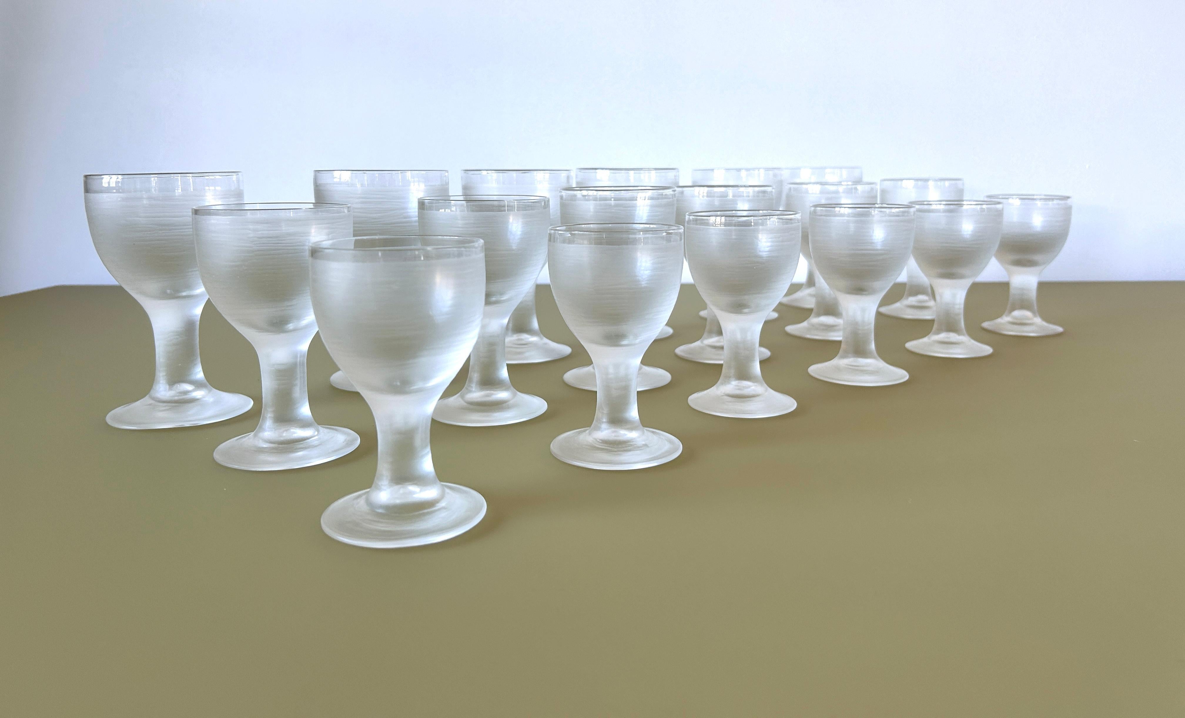 Mid-Century Modern Set di 24 bicchieri mod. 