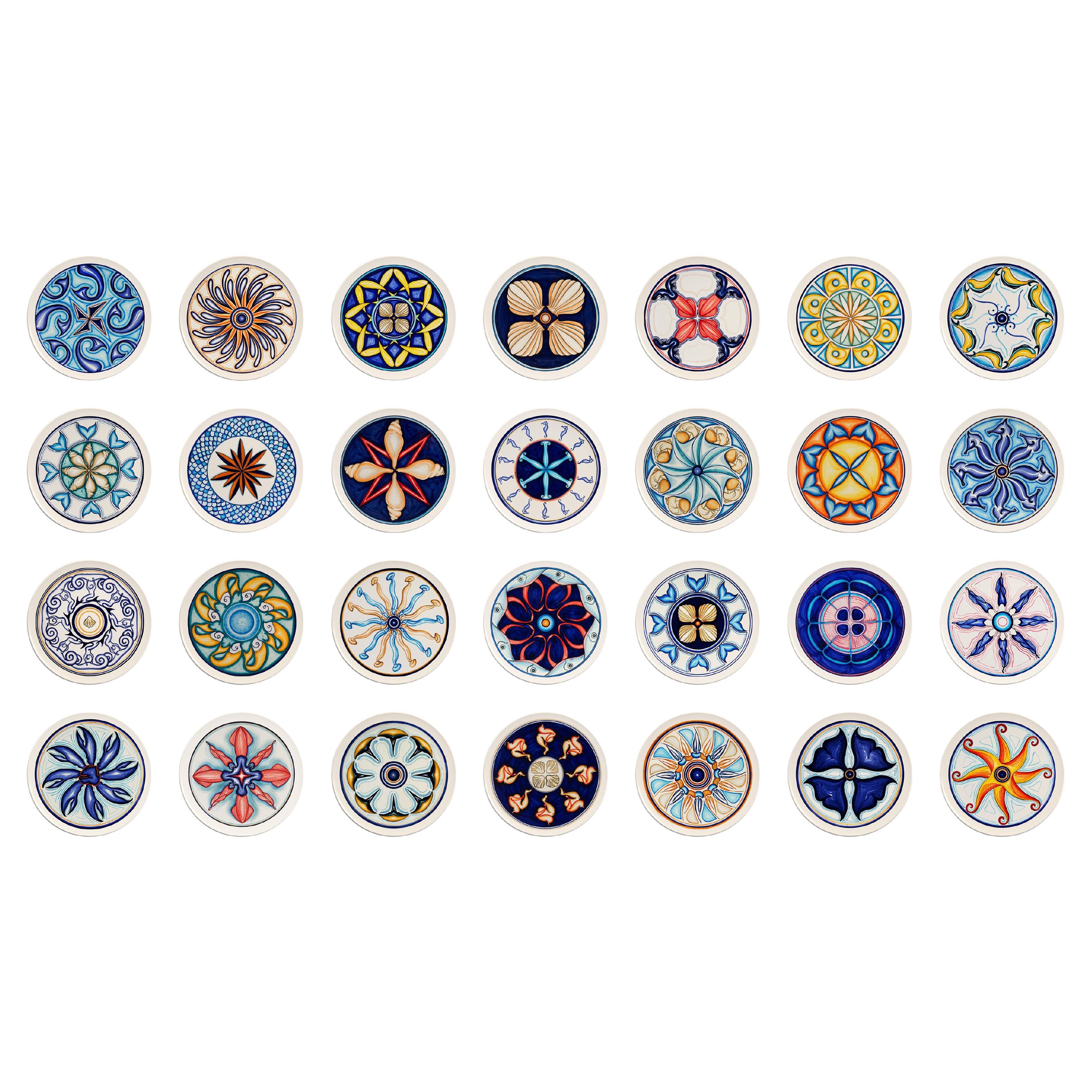 Collection Colapesce - Ensemble de 28 assiettes entièrement peintes à la main.
