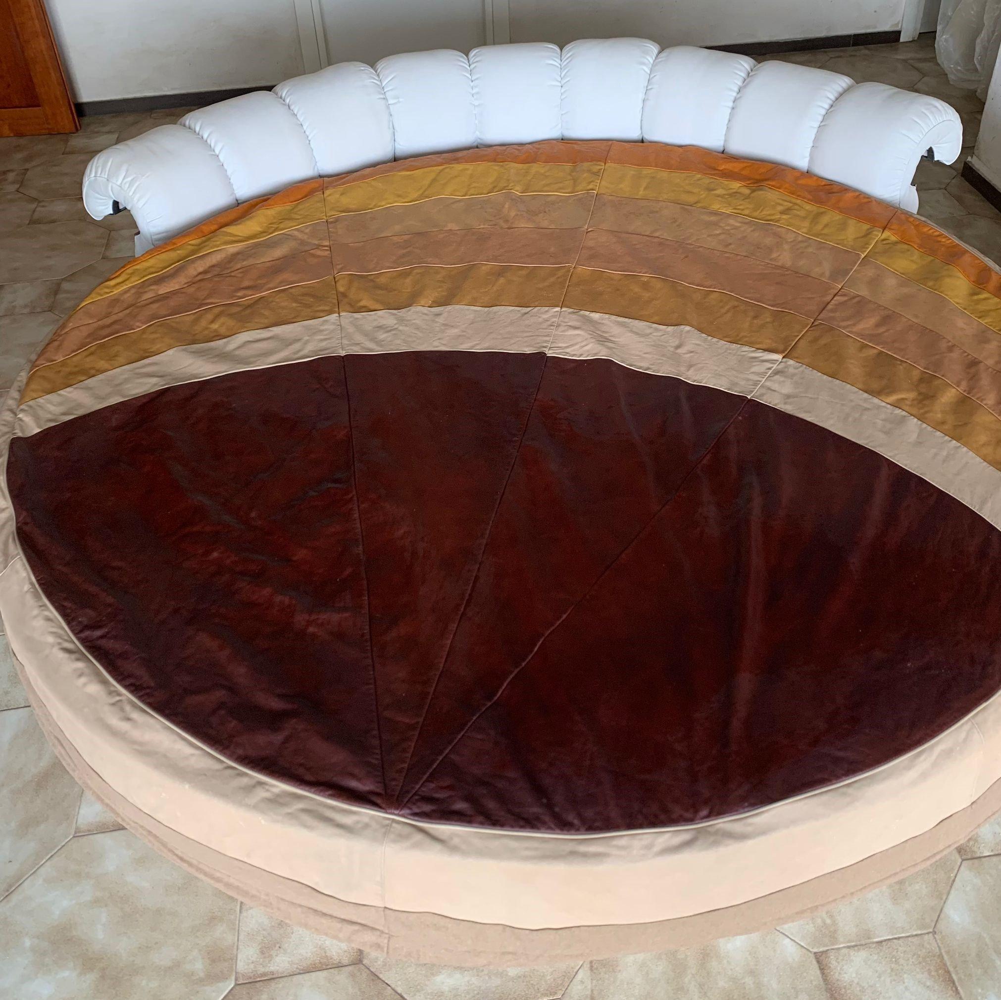 Mid-20th Century Set of 3 composed of Lullaby Bed and Nightstands by Luigi Massoni for Poltrona Frau For Sale