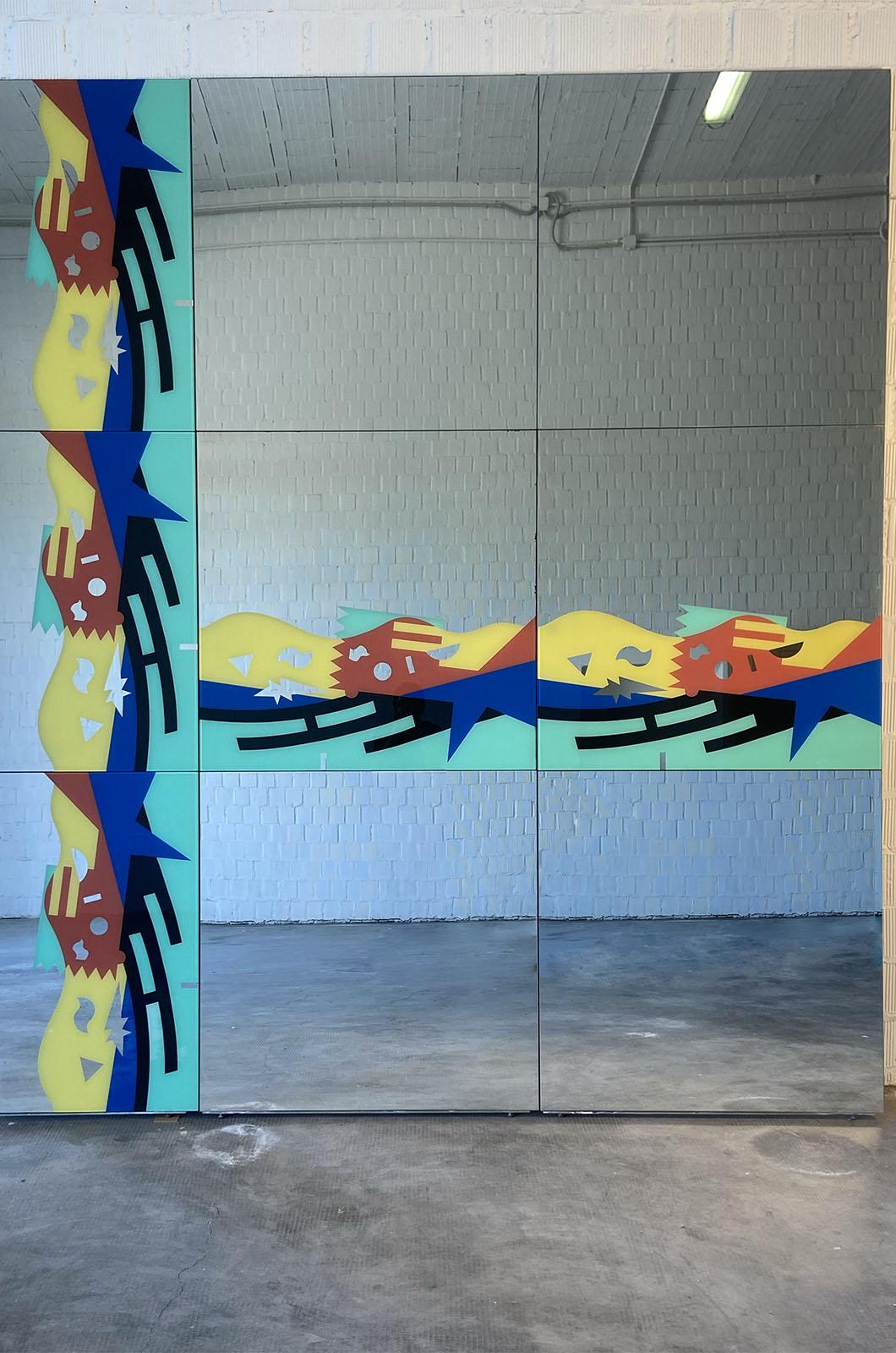 No. 3 mirror panels, made by Elam in 1986 based on a design by Alessandro Mendini.
The panels feature a structure made of wooden panels, on which the large mirrors with colorful screen-printed designs are applied. Support feet are present, which