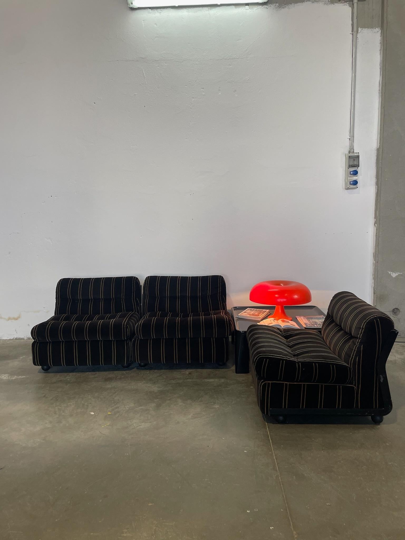 Mid-Century Modern Set di 3 poltrone Amanta di Mario Bellini per B&B e Tavolino For Sale