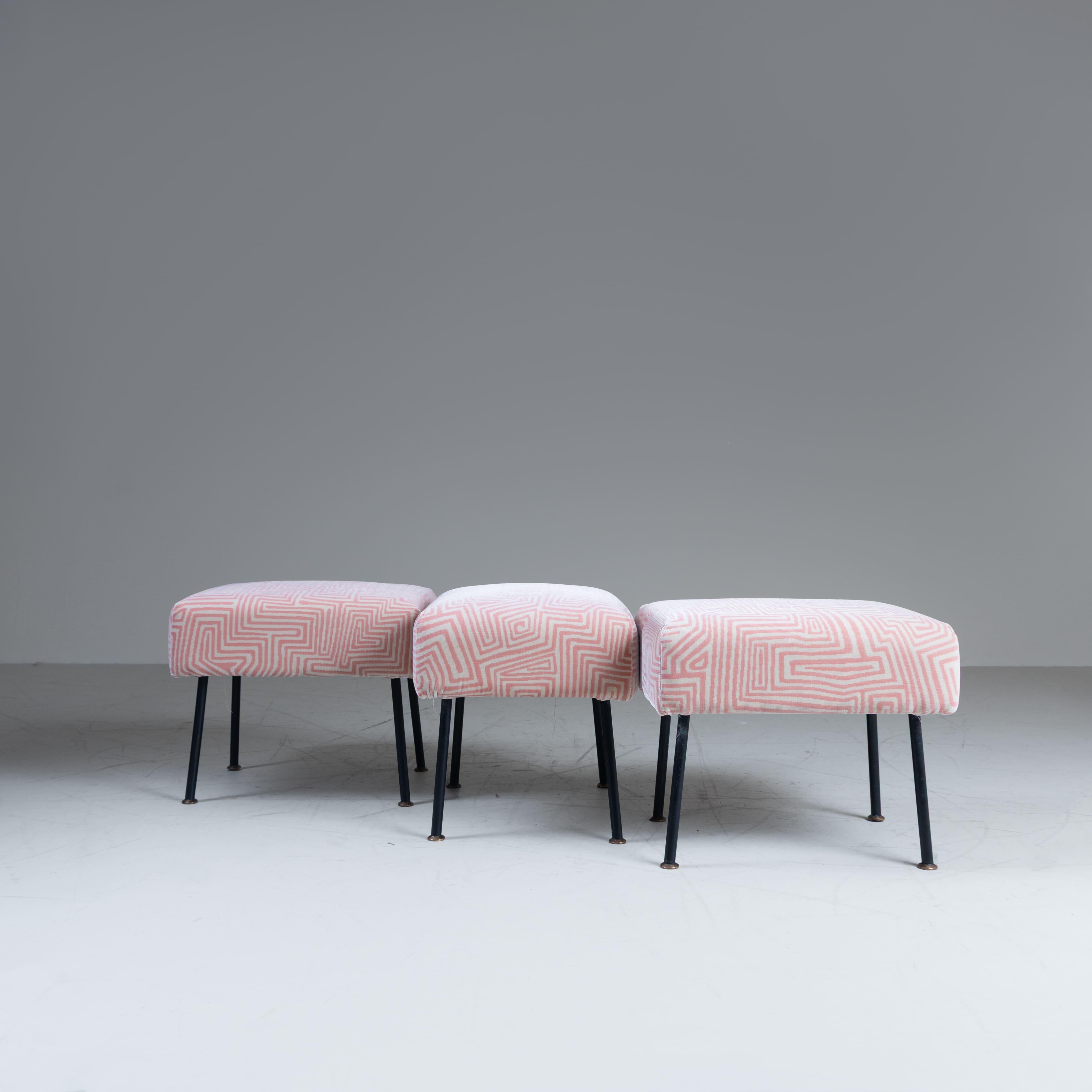 Set of 3 pink poufs, Dedar fabric upholstery, 1950s For Sale 4