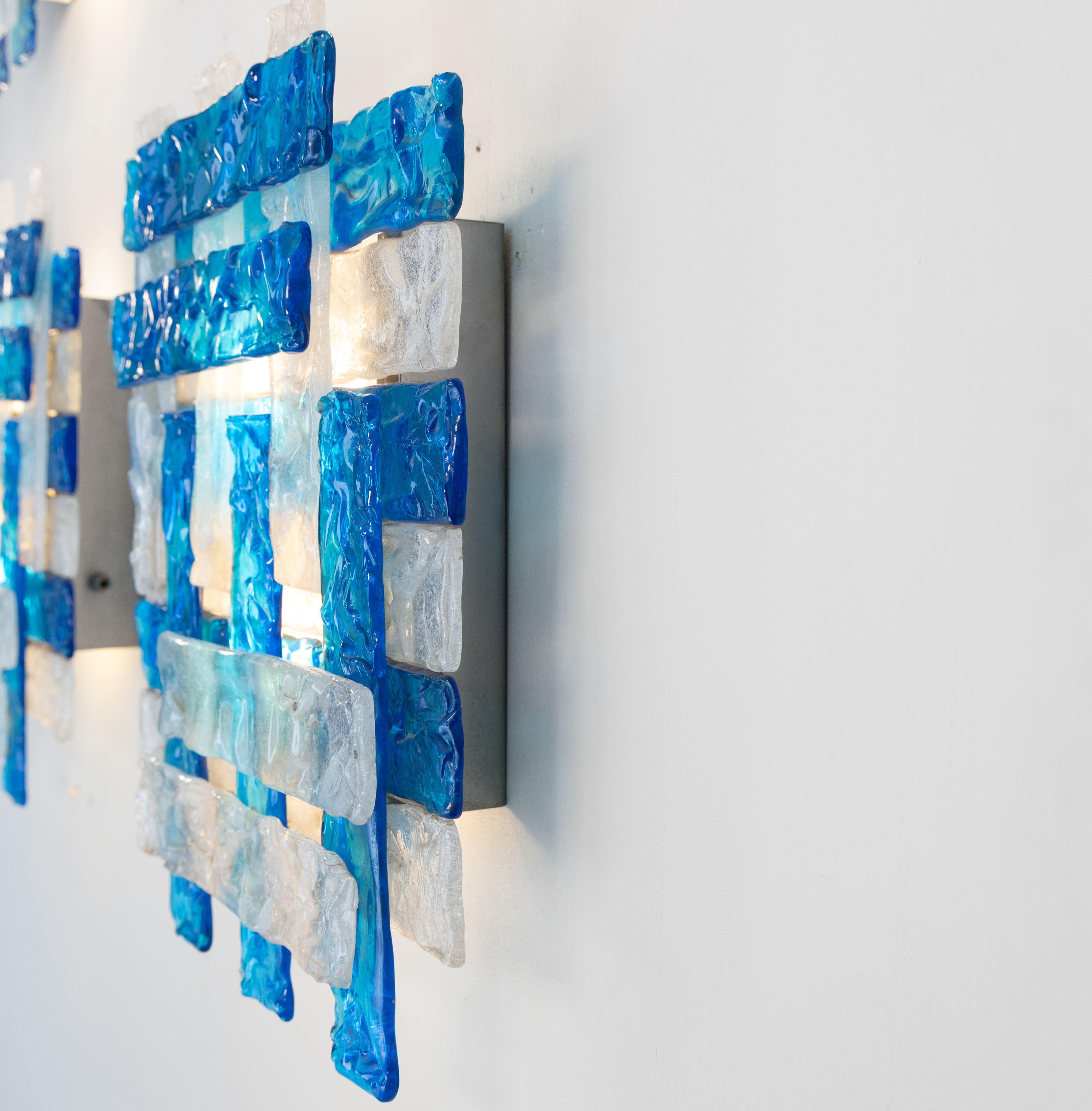 Italian Set di 4 applique, vetro di murano bianco azzurro, 1970 in vendita