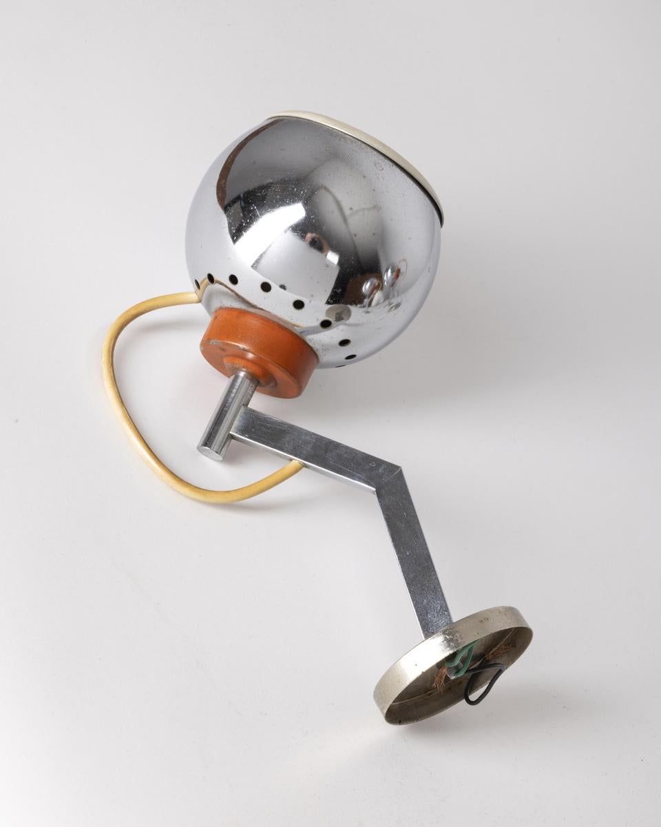 Set de 4 lampes murales 70s applique murale en métal chromé design italien en vente 2