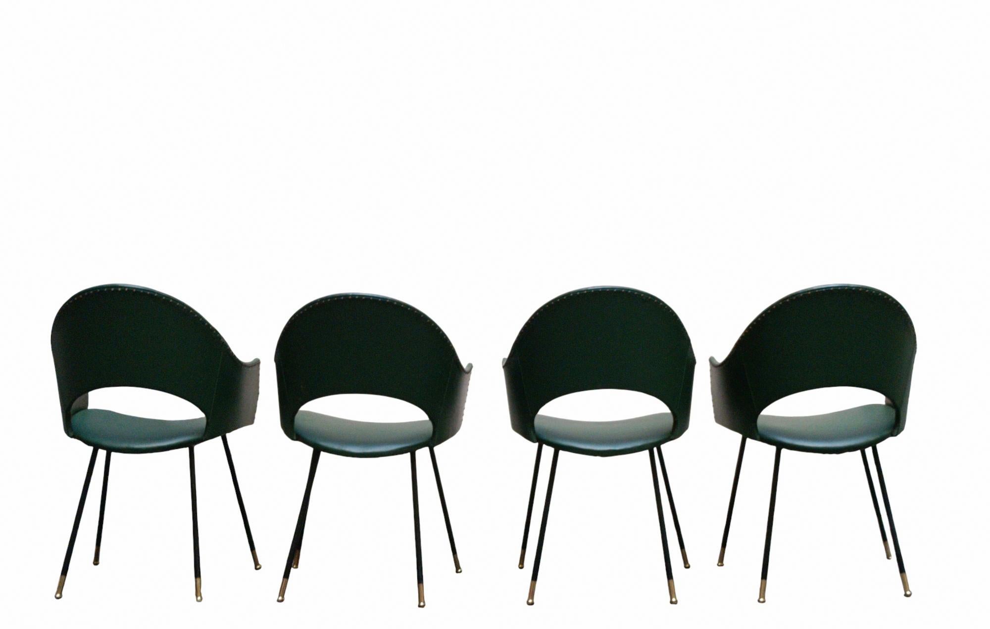 Set di 4 Sedie con Schienale Rotondo Rivestite in Skay Verde, Italia 1970s im Zustand „Gut“ im Angebot in Naples, IT