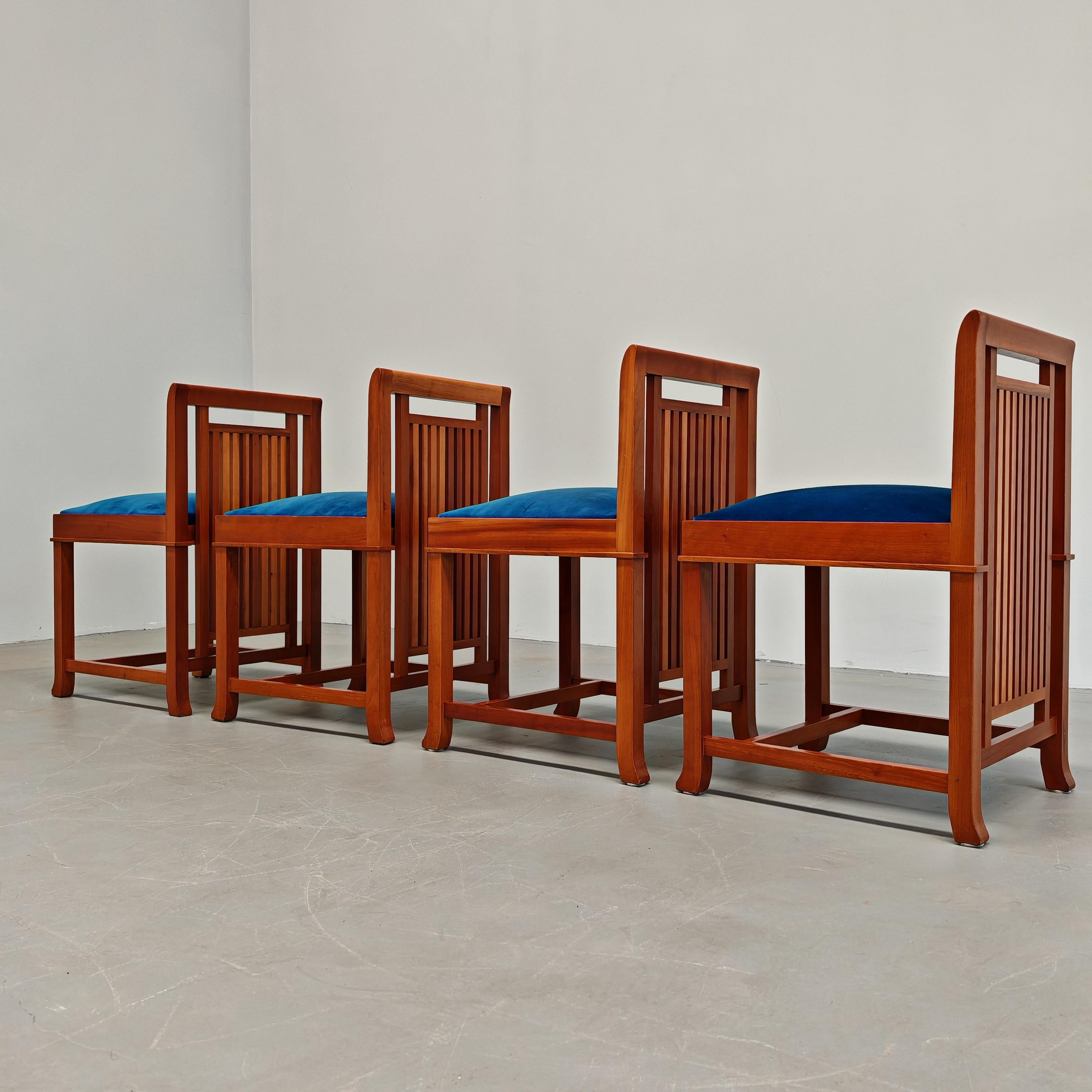 satz von 4 Coonley-Stühlen, Frank Lloyd Wright für Cassina 1989 im Angebot 3