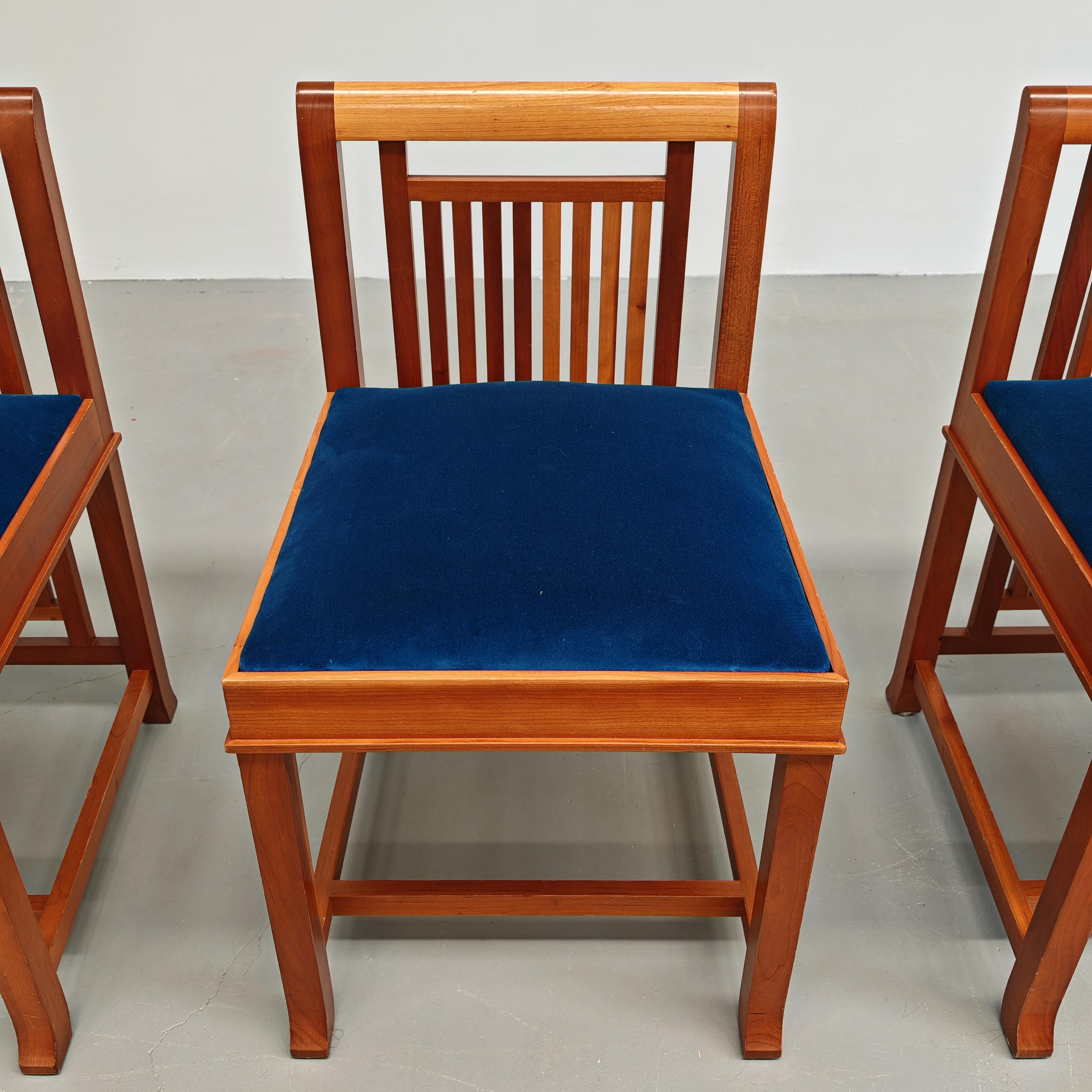 satz von 4 Coonley-Stühlen, Frank Lloyd Wright für Cassina 1989 (Sonstiges) im Angebot