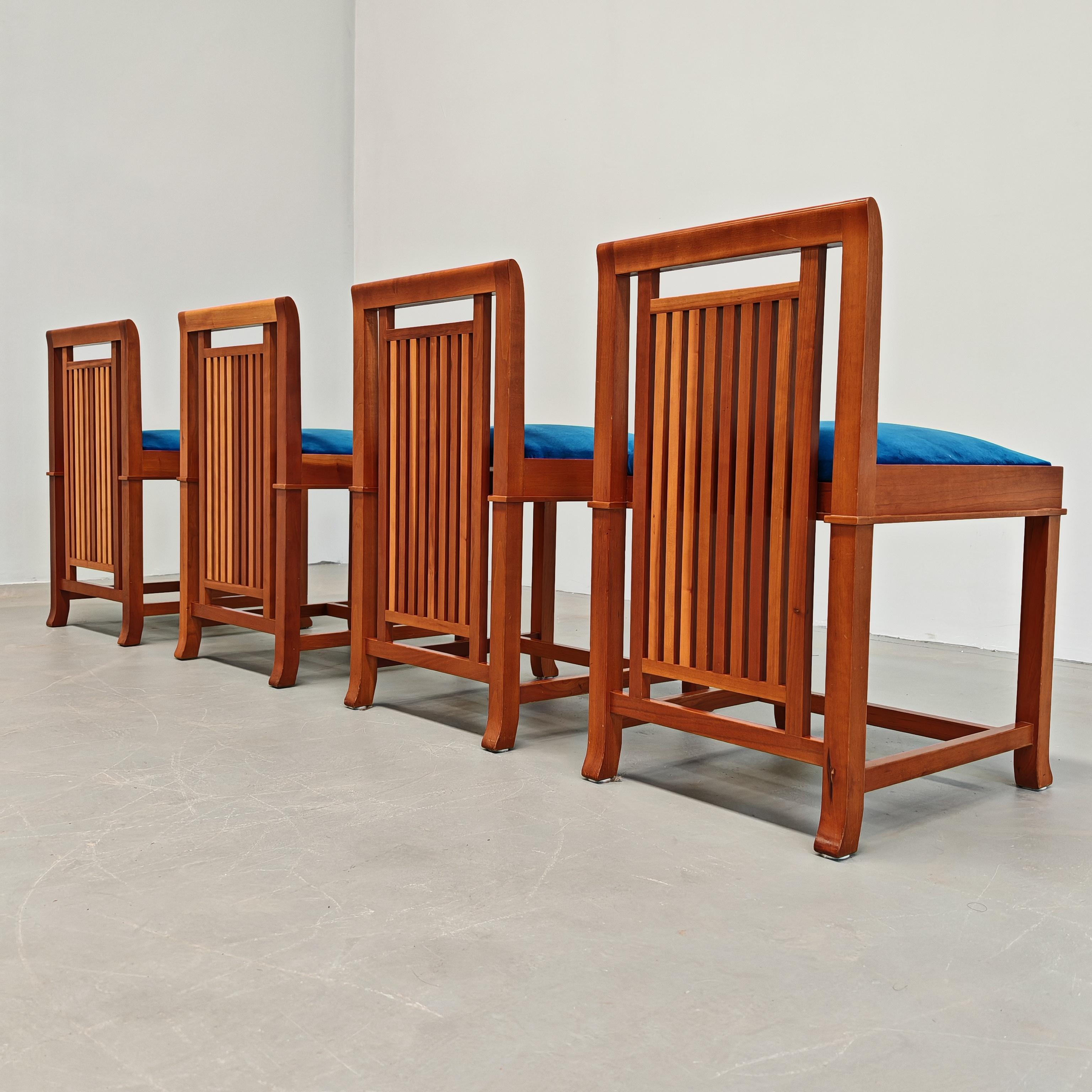 satz von 4 Coonley-Stühlen, Frank Lloyd Wright für Cassina 1989 im Angebot 1
