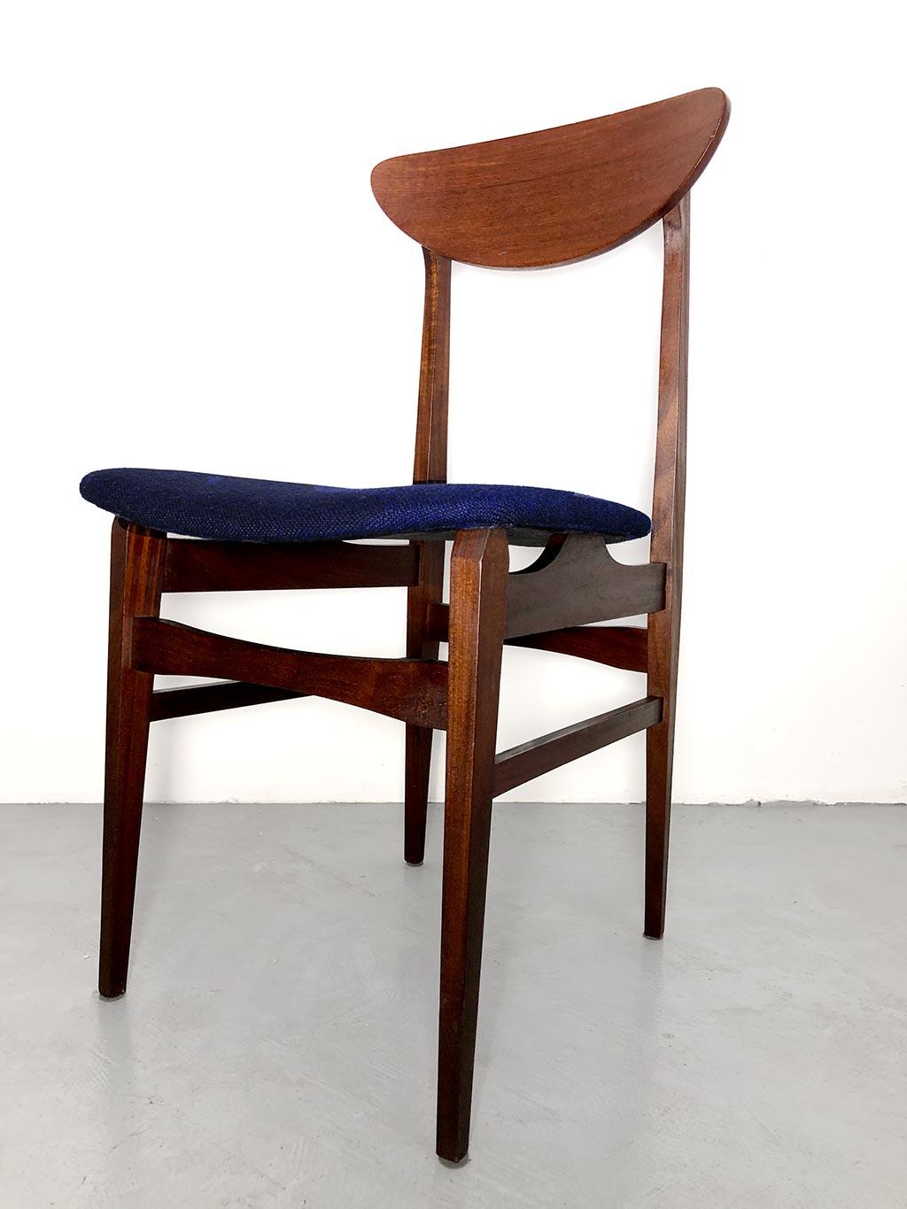 Danish Set of 4 dining chairs manufactured by Farstrup, Denmark, 1960s.  For Sale