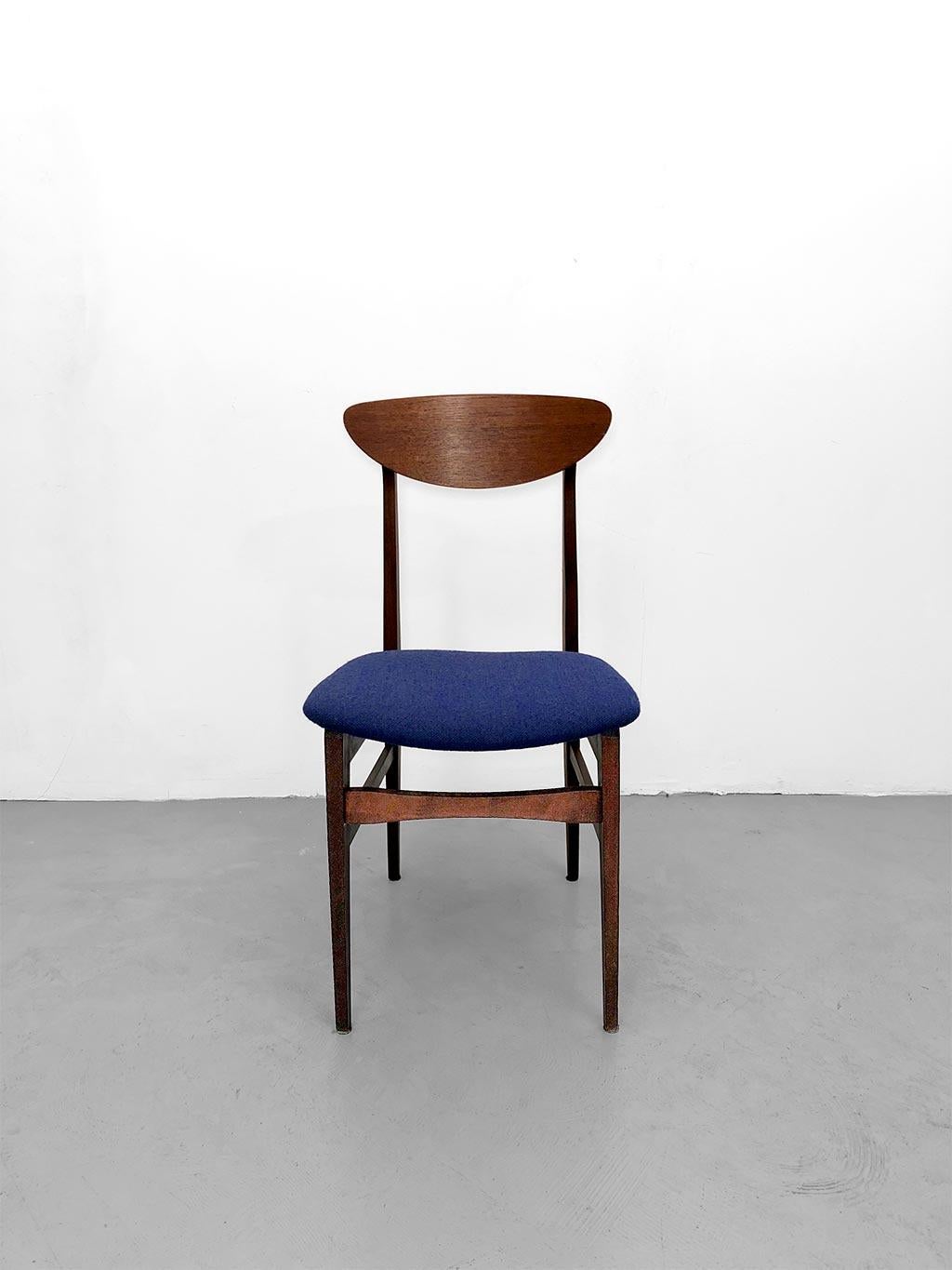 Set of 4 dining chairs manufactured by Farstrup, Denmark, 1960s.  In Good Condition For Sale In Milano, IT