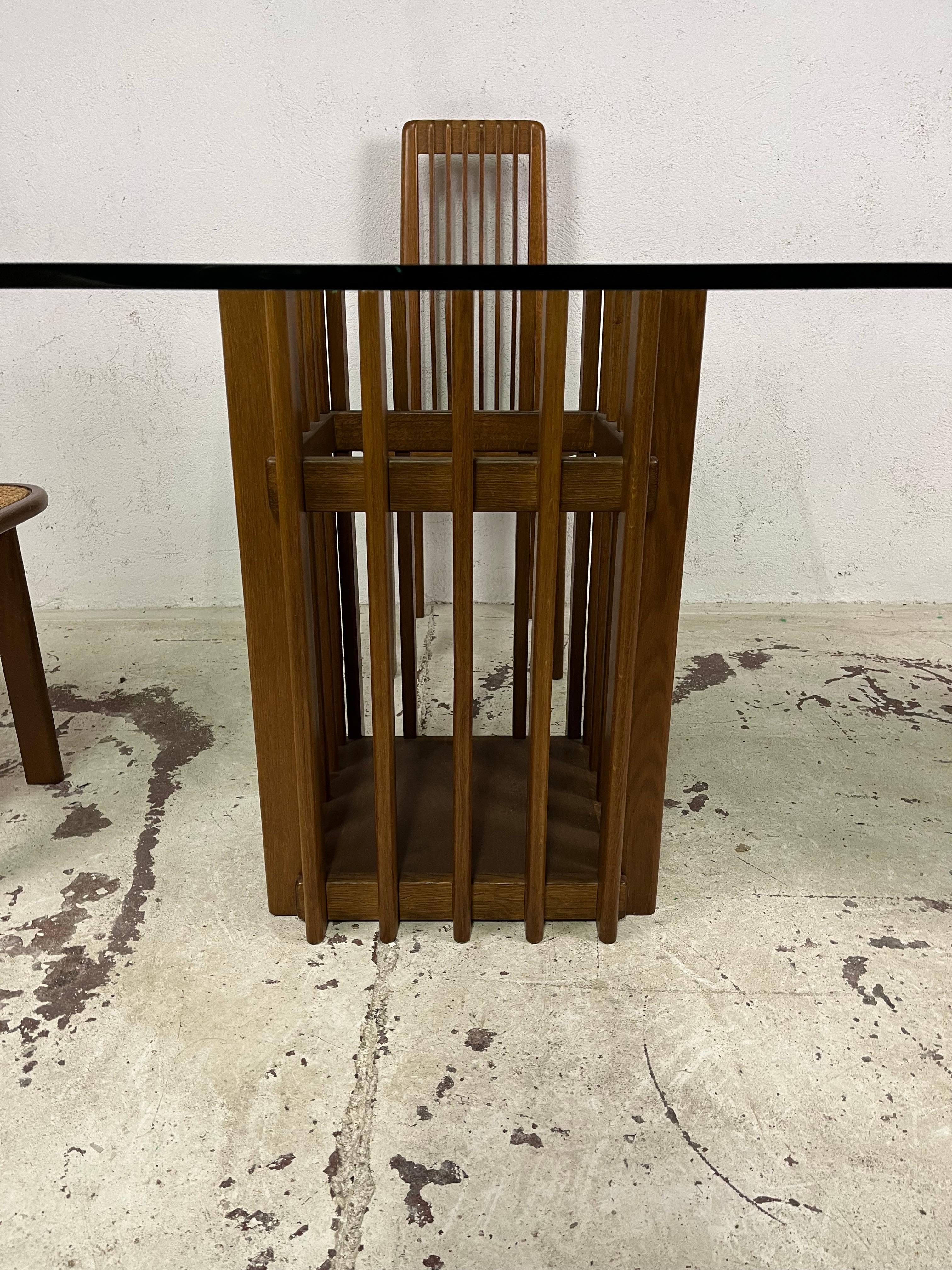 Set of 4 maple wood chairs and table 1970s' In Good Condition For Sale In Arezzo, IT