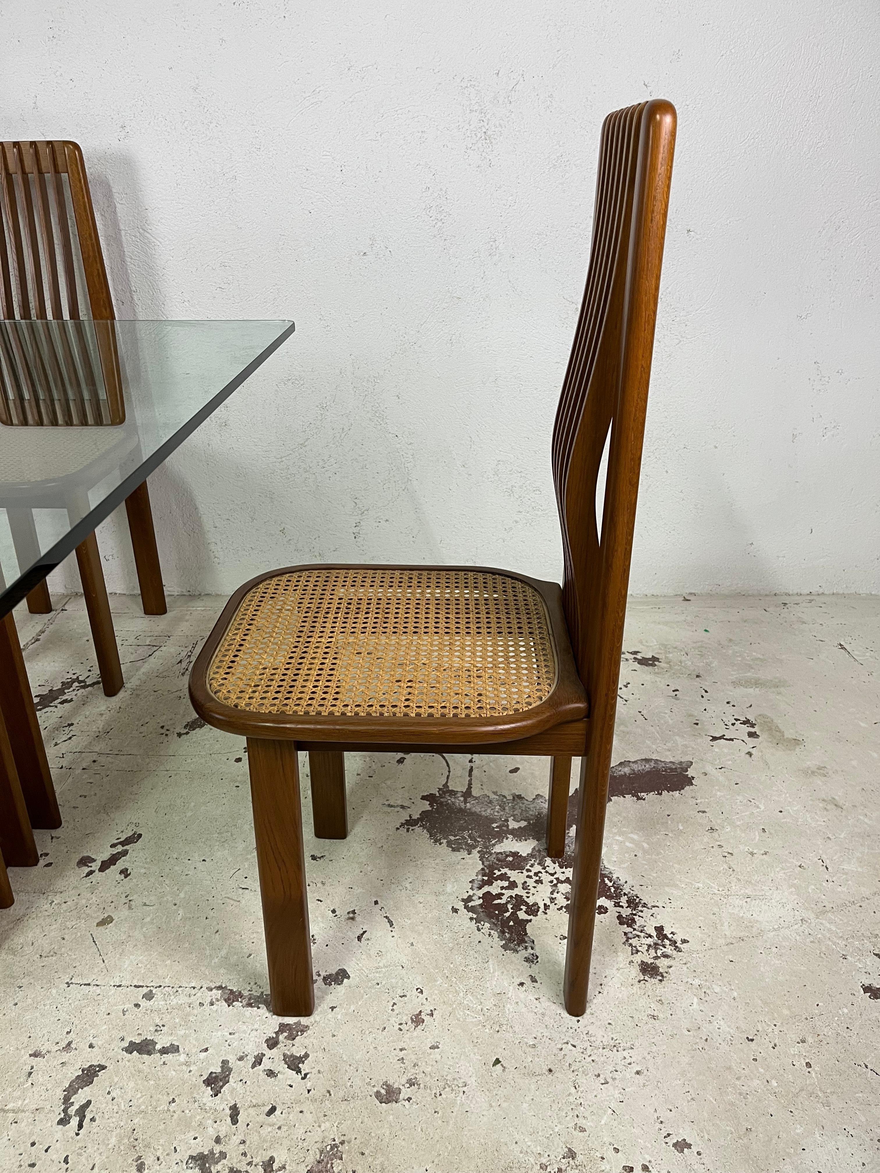 Set of 4 maple wood chairs and table 1970s' For Sale 2