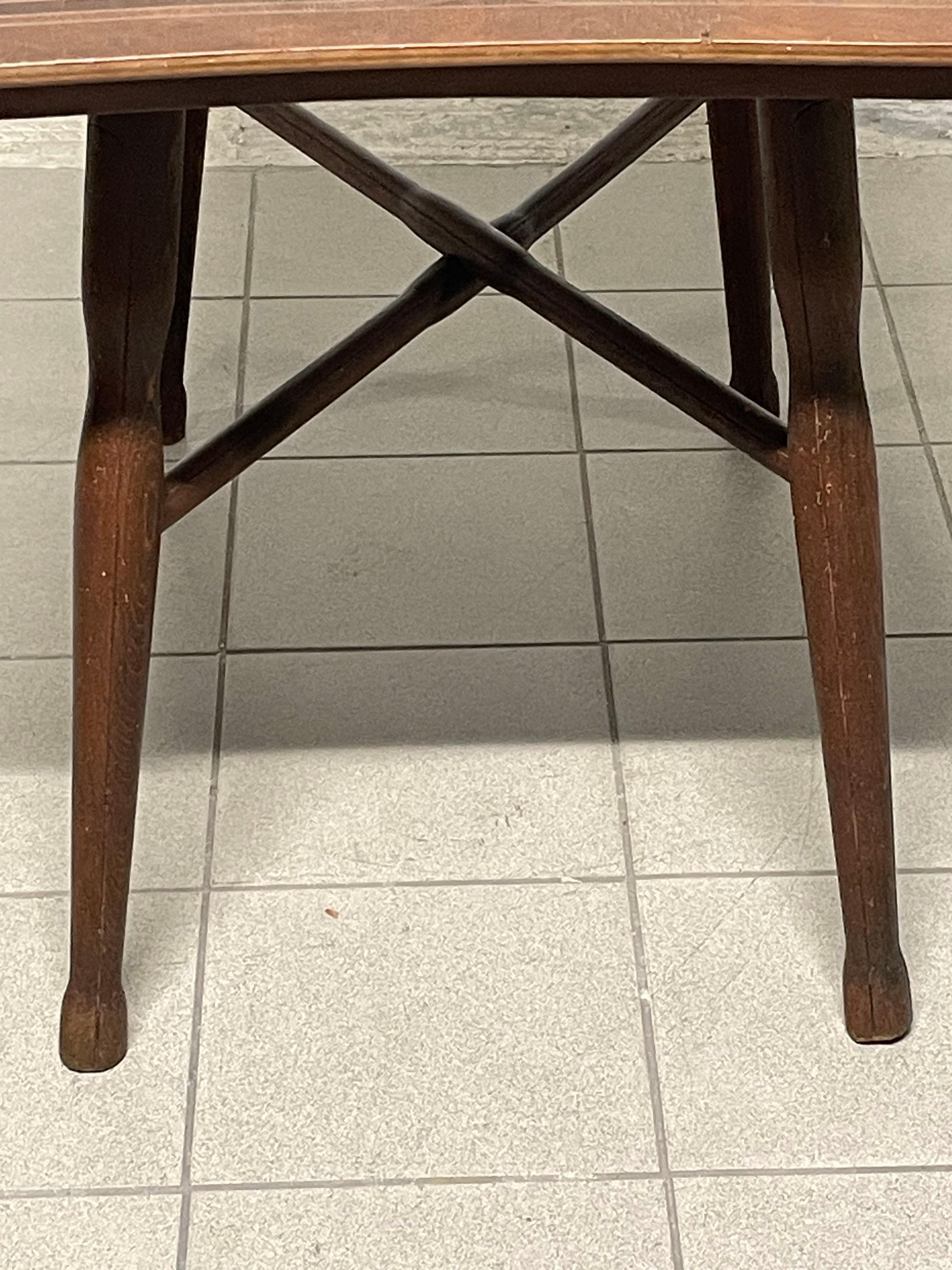 Beech Set of 4 Thonet chairs and table, Austria, first half of 20th century For Sale